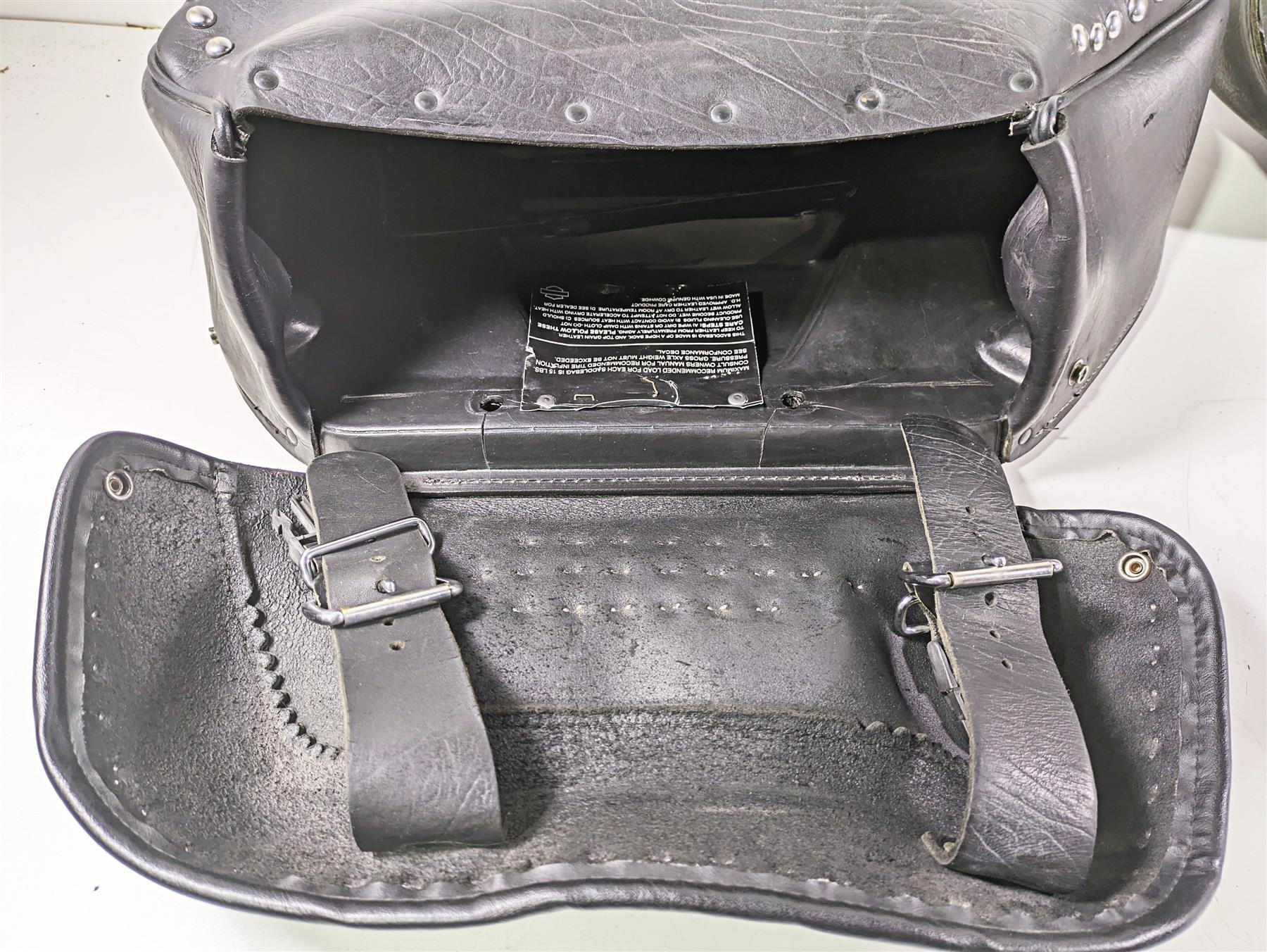 2003 Harley FLSTC Softail Heritage 100th Saddlebag & Mount Set 90476-00 90477-00 {{ shop.shopifyCountryName }} - Mototech271