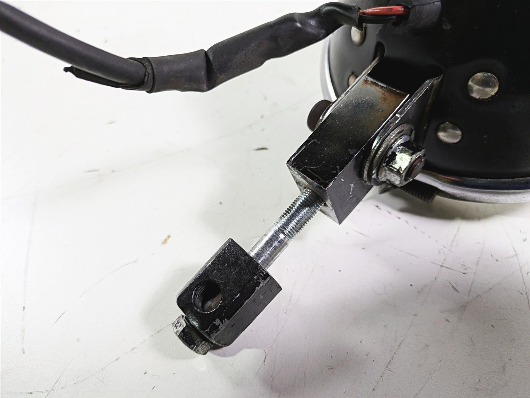 2016 Harley FXDL Dyna Low Rider Headlight Head Light Lamp & Bracket 69774-07A {{ shop.shopifyCountryName }} - Mototech271