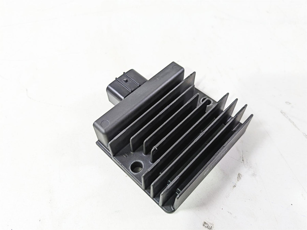 2022 Kawasaki ZR900RS Cafe Rectifier Voltage Regulator SH868BA 21066-0760 {{ shop.shopifyCountryName }} - Mototech271