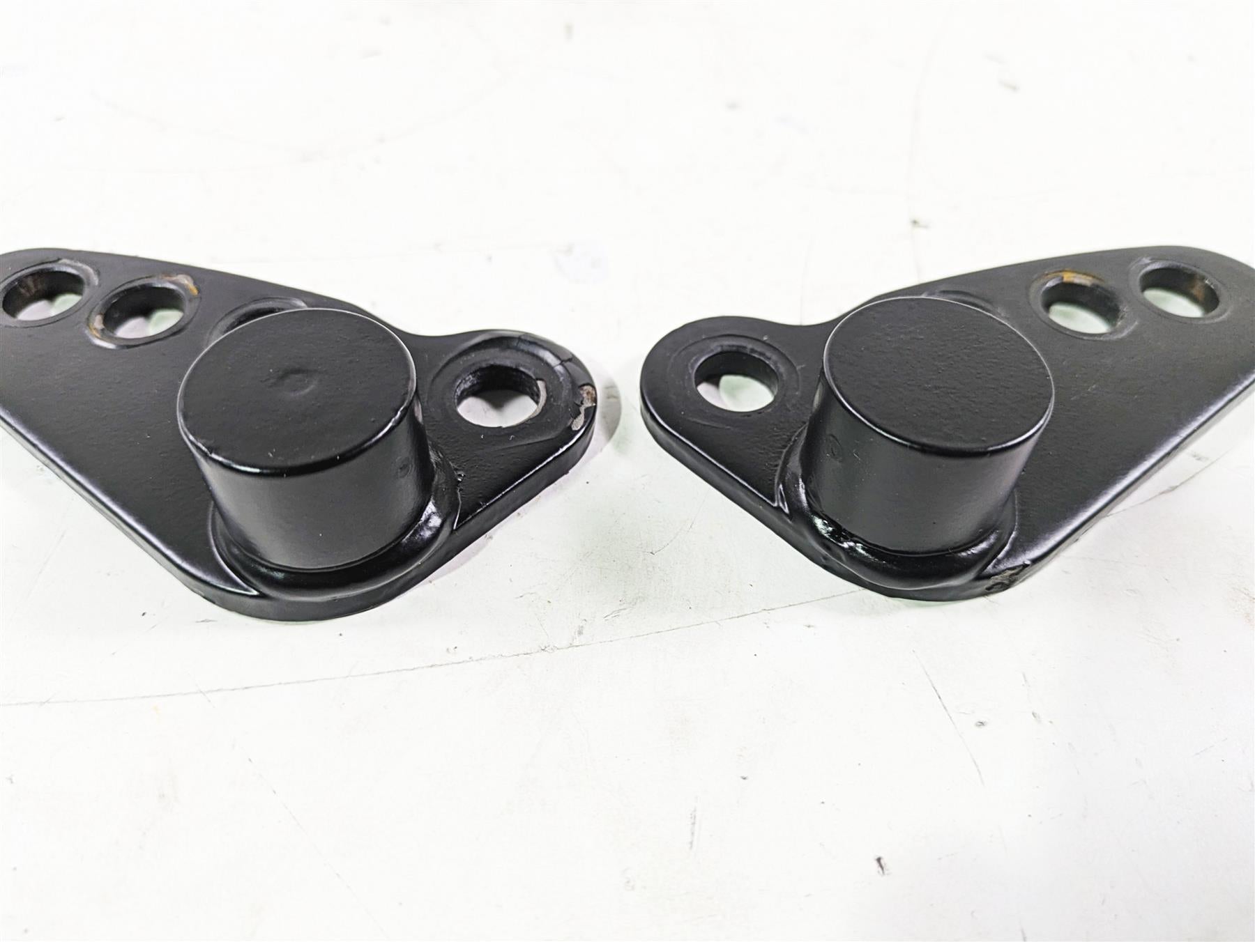 2007 Harley Touring FLHTCU SE CVO E-Glide Adjustable 1-3" Lowering Bracket Kit {{ shop.shopifyCountryName }} - Mototech271