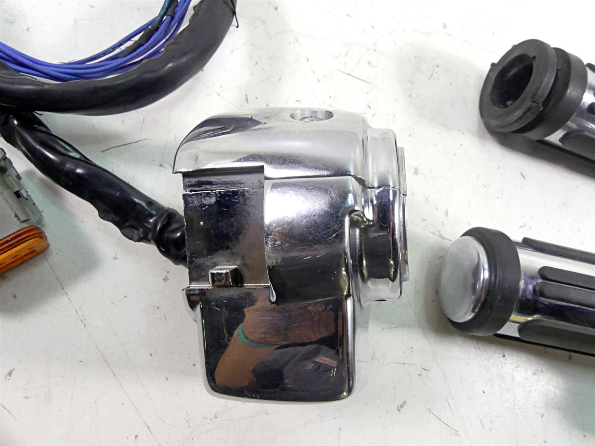 2002 Harley Touring FLHTC Electra Glide Chrome Hand Control Switch Set 71685-06A {{ shop.shopifyCountryName }} - Mototech271