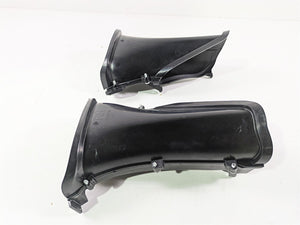 2021 Harley Touring FLTRX Road Glide Front Air Inlet Duct Set 29200136 29200138