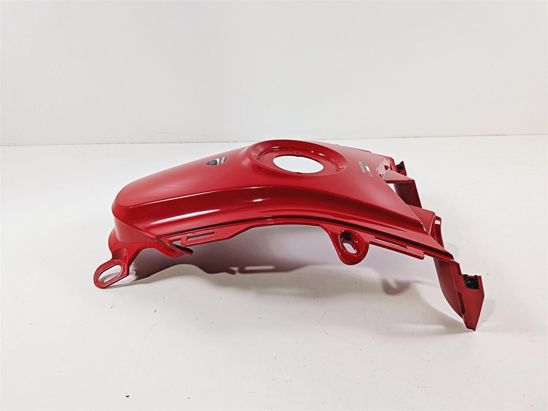 2016 Ducati Hypermotard 939 SP Red Center Tank Cover Fairing 480P5672E 48015671B-Mototech271