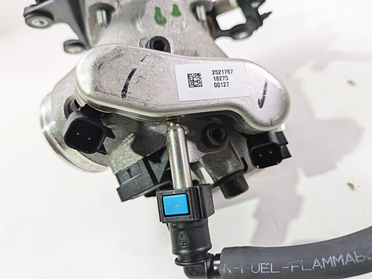2019 Indian Chieftain Limited Throttle Body & Intake Manifold 1204685 {{ shop.shopifyCountryName }} - Mototech271