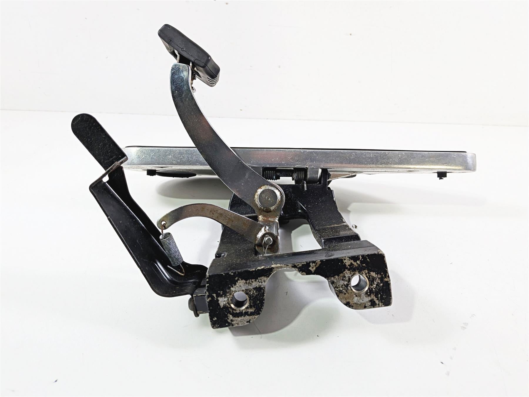 2008 Yamaha XV1900 Roadliner S Right Floor Board & Brake Pedal 1D7-27420-00-00 {{ shop.shopifyCountryName }} - Mototech271