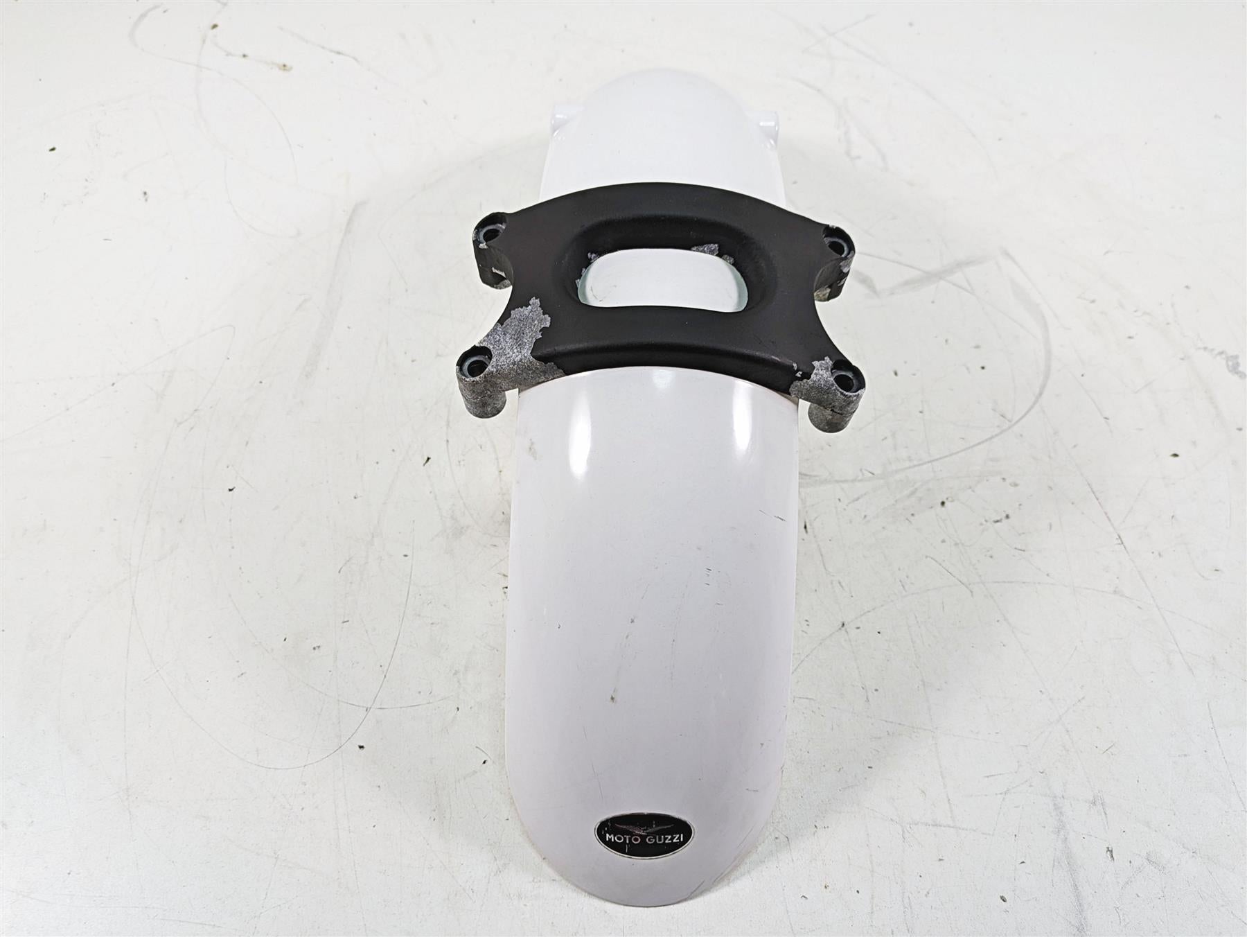 2013 Moto Guzzi V7 750 Stone White Front Fender & Bracket GU32434460 {{ shop.shopifyCountryName }} - Mototech271