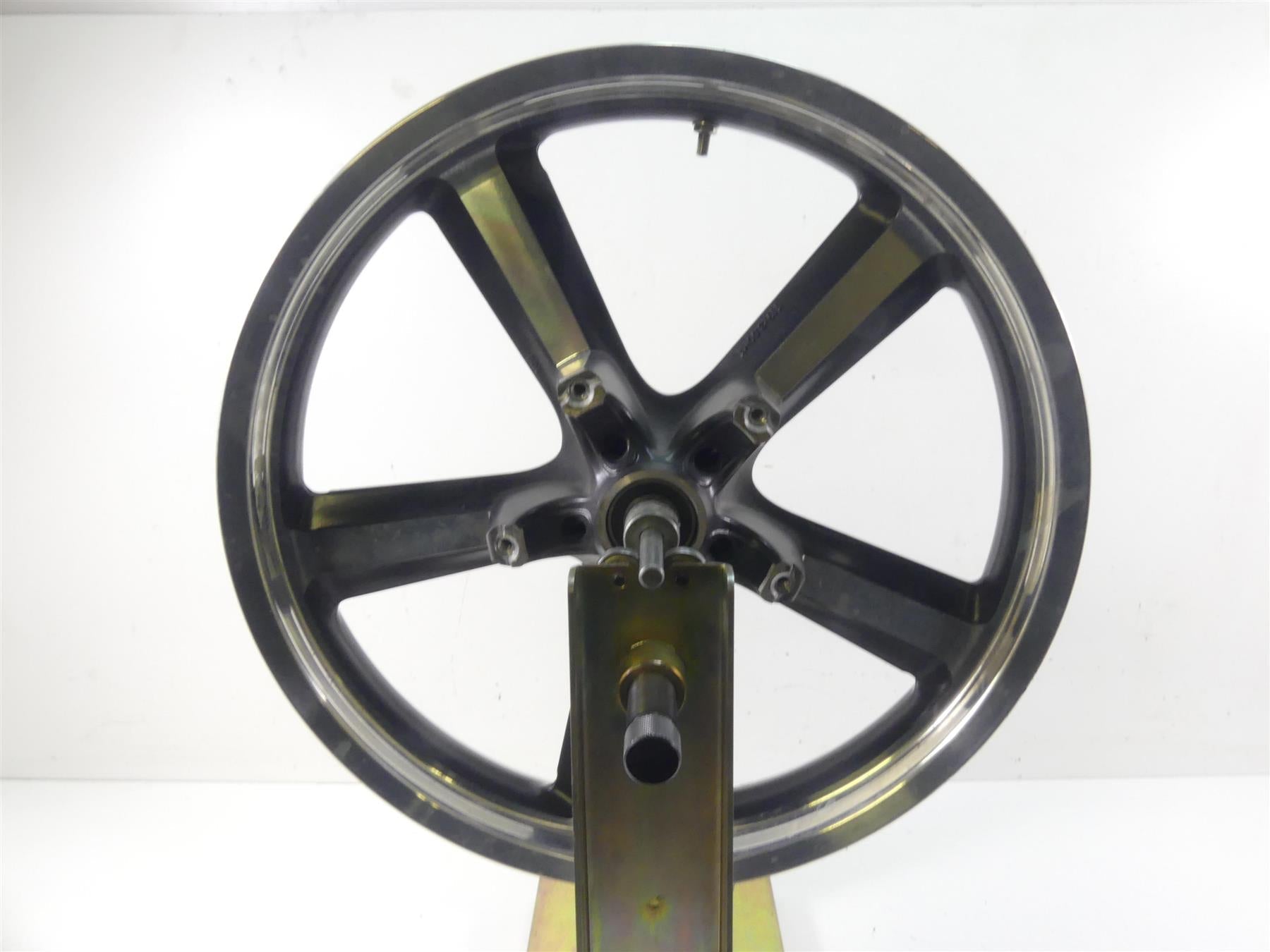 2011 Harley VRSCF Muscle Rod Straight 19x3 Front Wheel Rim 41670-09 {{ shop.shopifyCountryName }} - Mototech271
