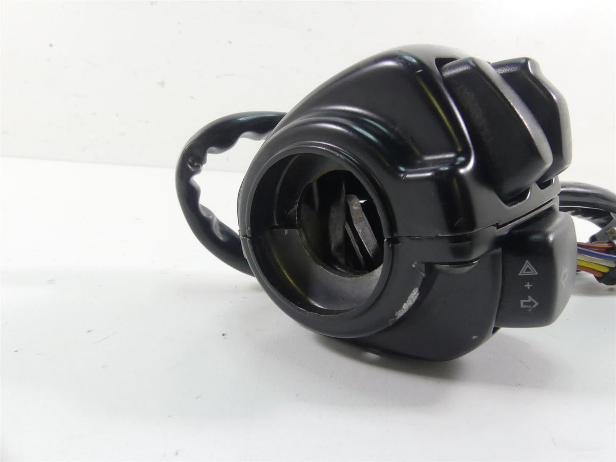 2011 Harley VRSCF Muscle Rod Left Hand Blinker Control Switch - Read 71682-06A {{ shop.shopifyCountryName }} - Mototech271