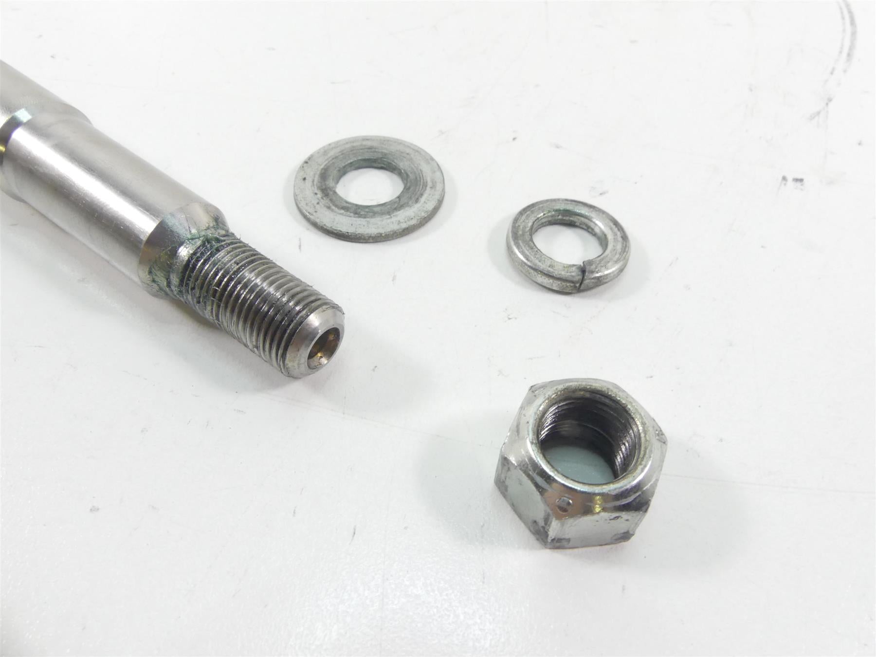 1999 Harley Touring FLHTCUI Electra Glide Front Wheel Spindle Axle 3/4" 43346-83 {{ shop.shopifyCountryName }} - Mototech271
