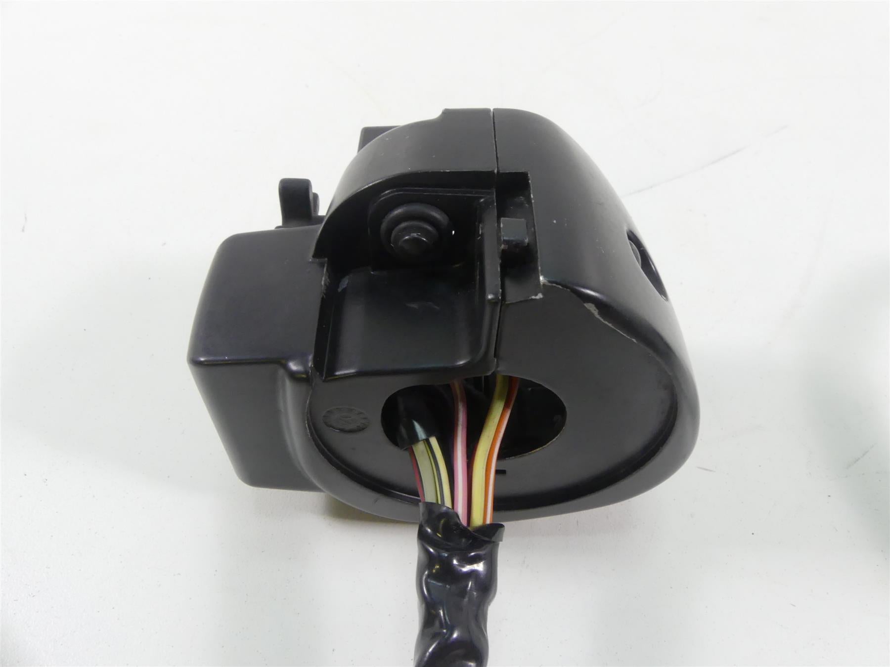 2003 Harley Touring FLHTCI Electra Glide Right Mode Control Switch 71589-96B {{ shop.shopifyCountryName }} - Mototech271