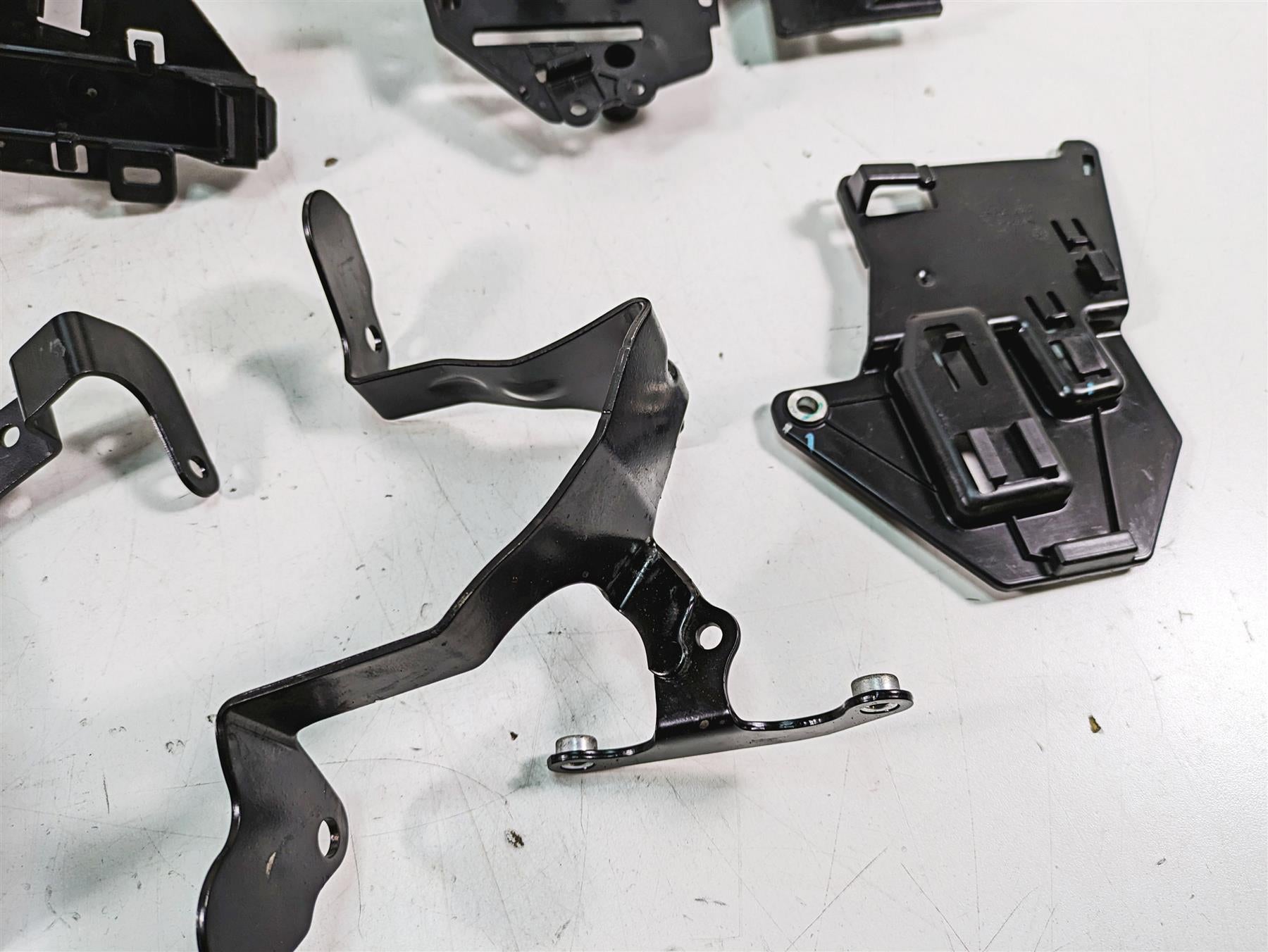 2020 Harley Softail FXBB Street Bob Electrical Carrier Plastic Set 69201632 {{ shop.shopifyCountryName }} - Mototech271