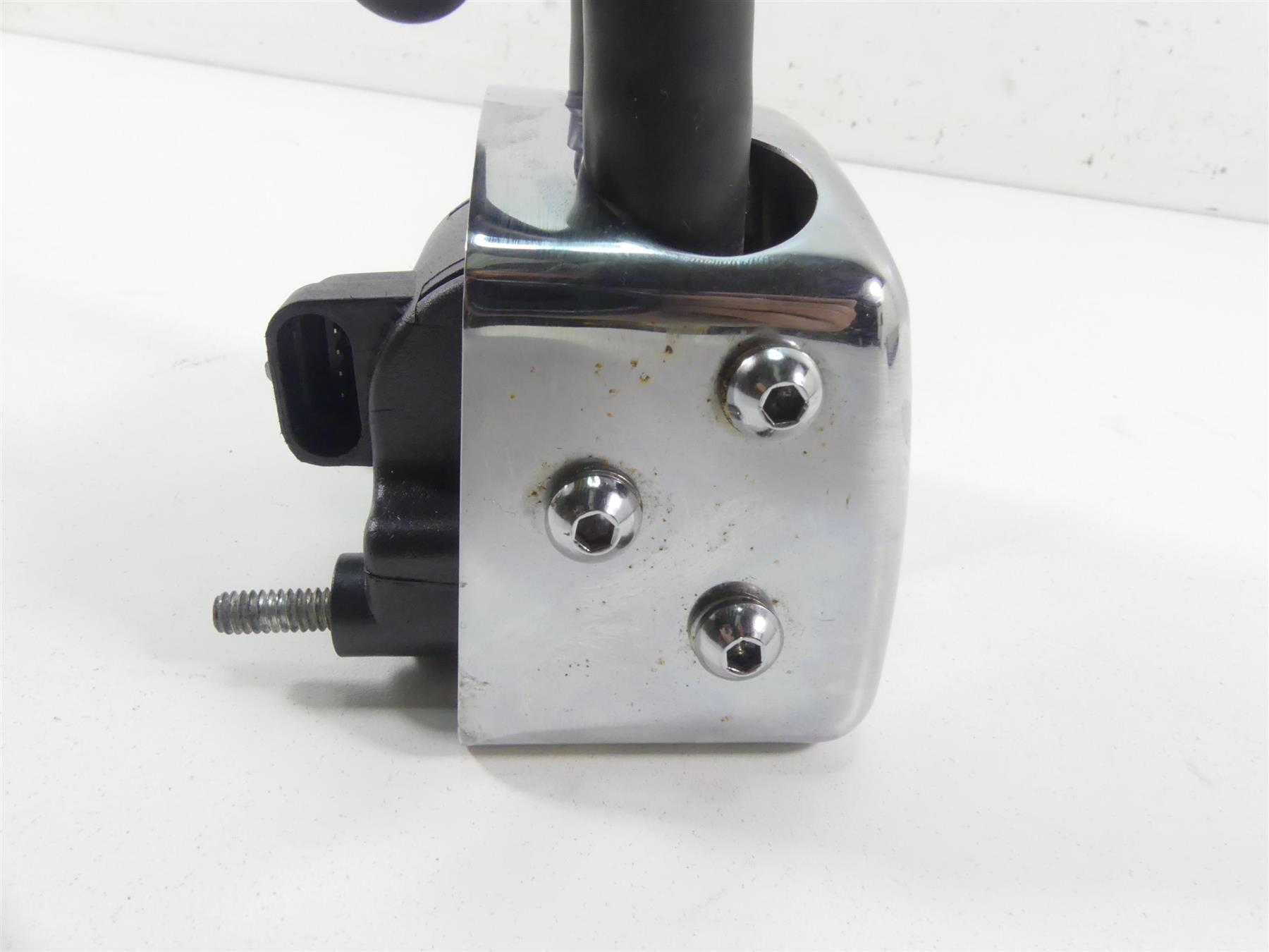 2009 Harley Dyna FXDF SE CVO Fat Bob Ignition Coil & Chrome Cover 31743-01 {{ shop.shopifyCountryName }} - Mototech271