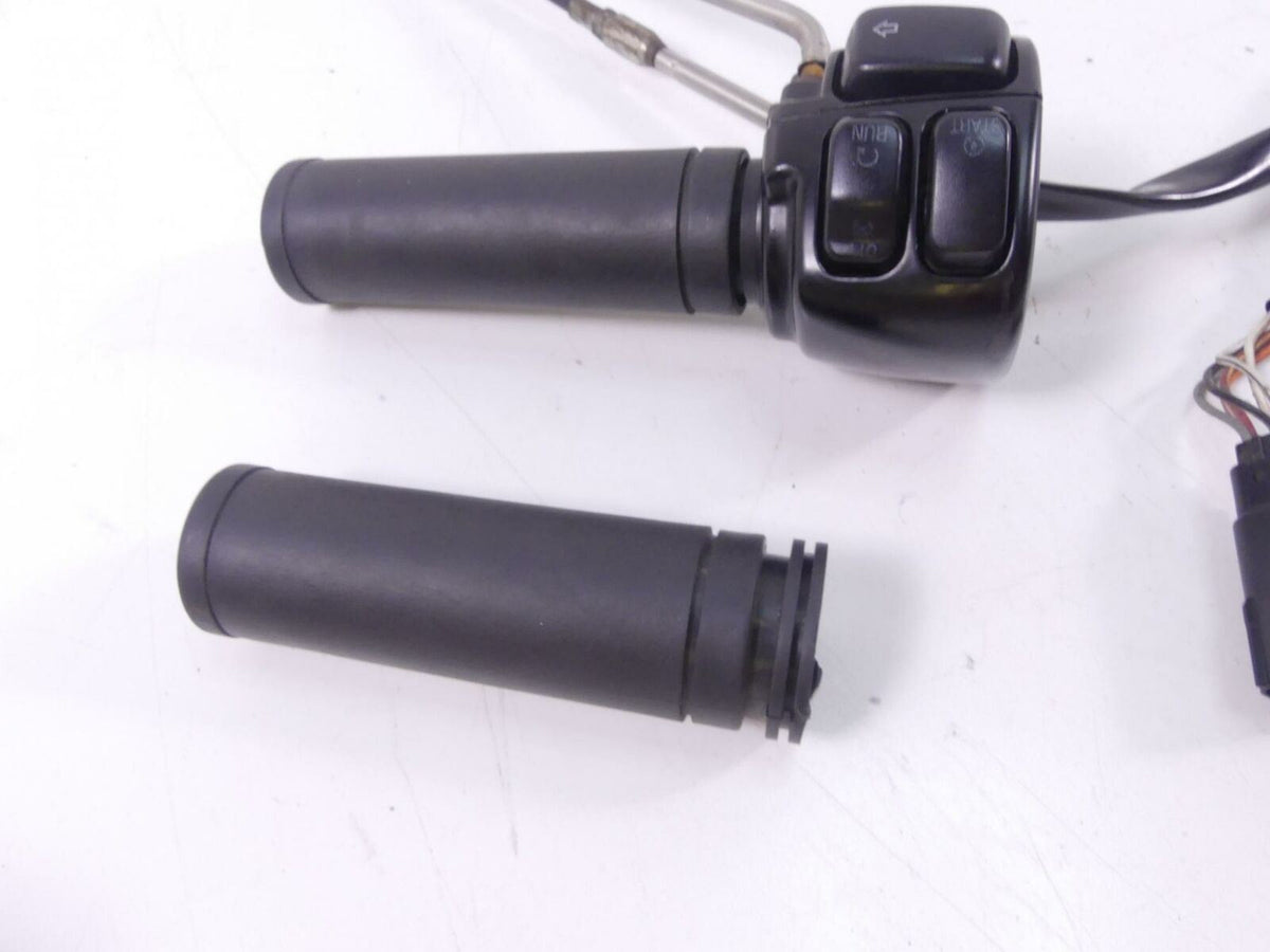 2009 Harley Sportster XR1200 Right Start Kill Control Switch Throttle 71684-06A {{ shop.shopifyCountryName }} - Mototech271