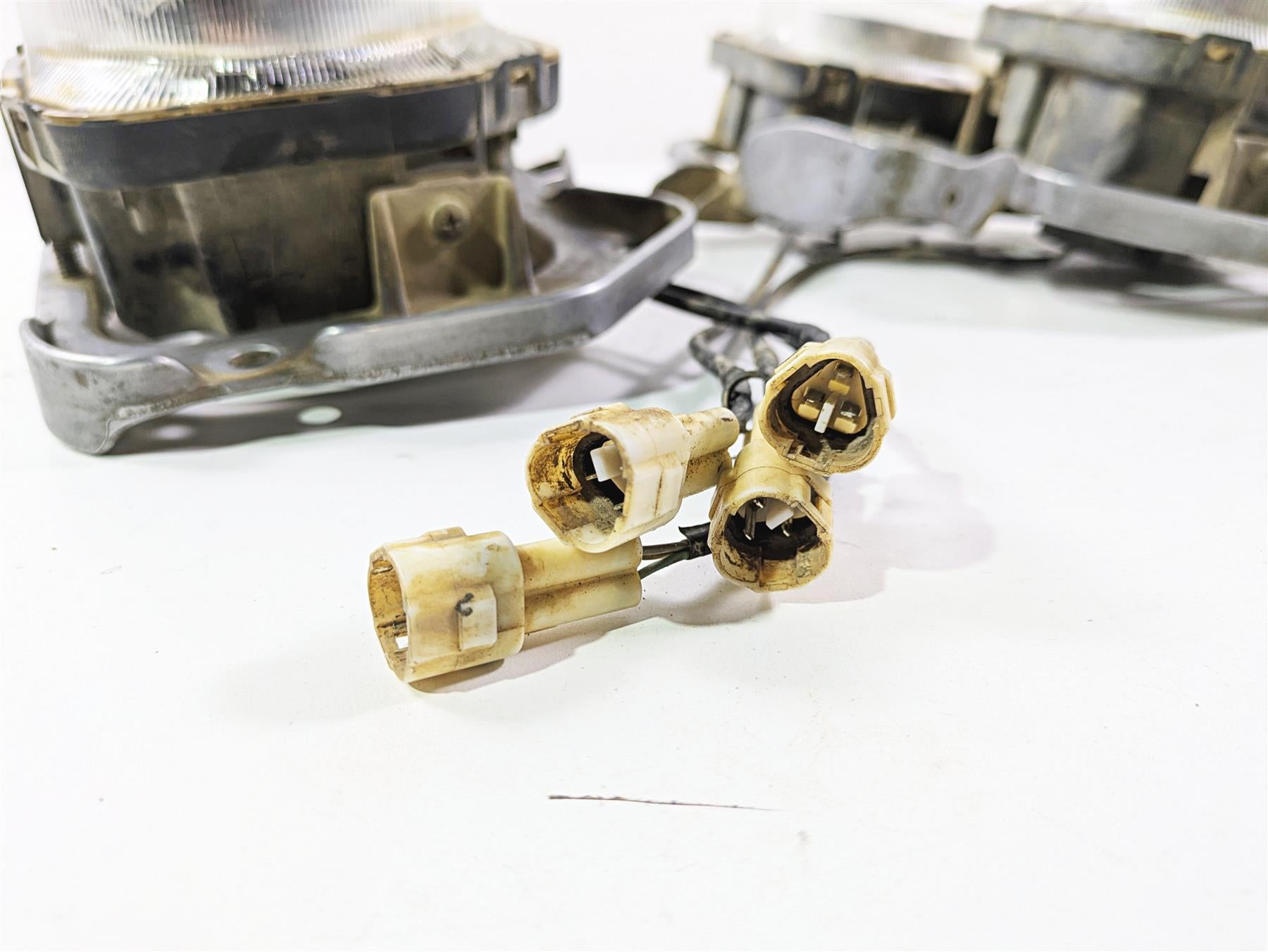 2020 Yamaha YXZ1000 R SS XTR Headlight Head Light Lamp Set READ 2UD-84300-00-00 {{ shop.shopifyCountryName }} - Mototech271