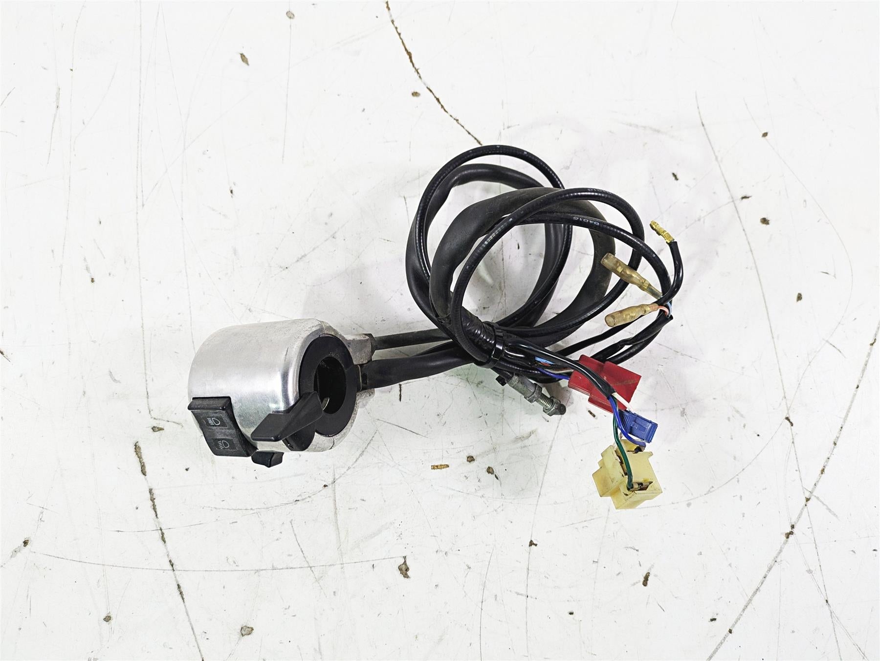 2002 Honda GL1500 CD Valkyrie Deluxe Left Hand Control Switch 35020-MZ0-670 {{ shop.shopifyCountryName }} - Mototech271