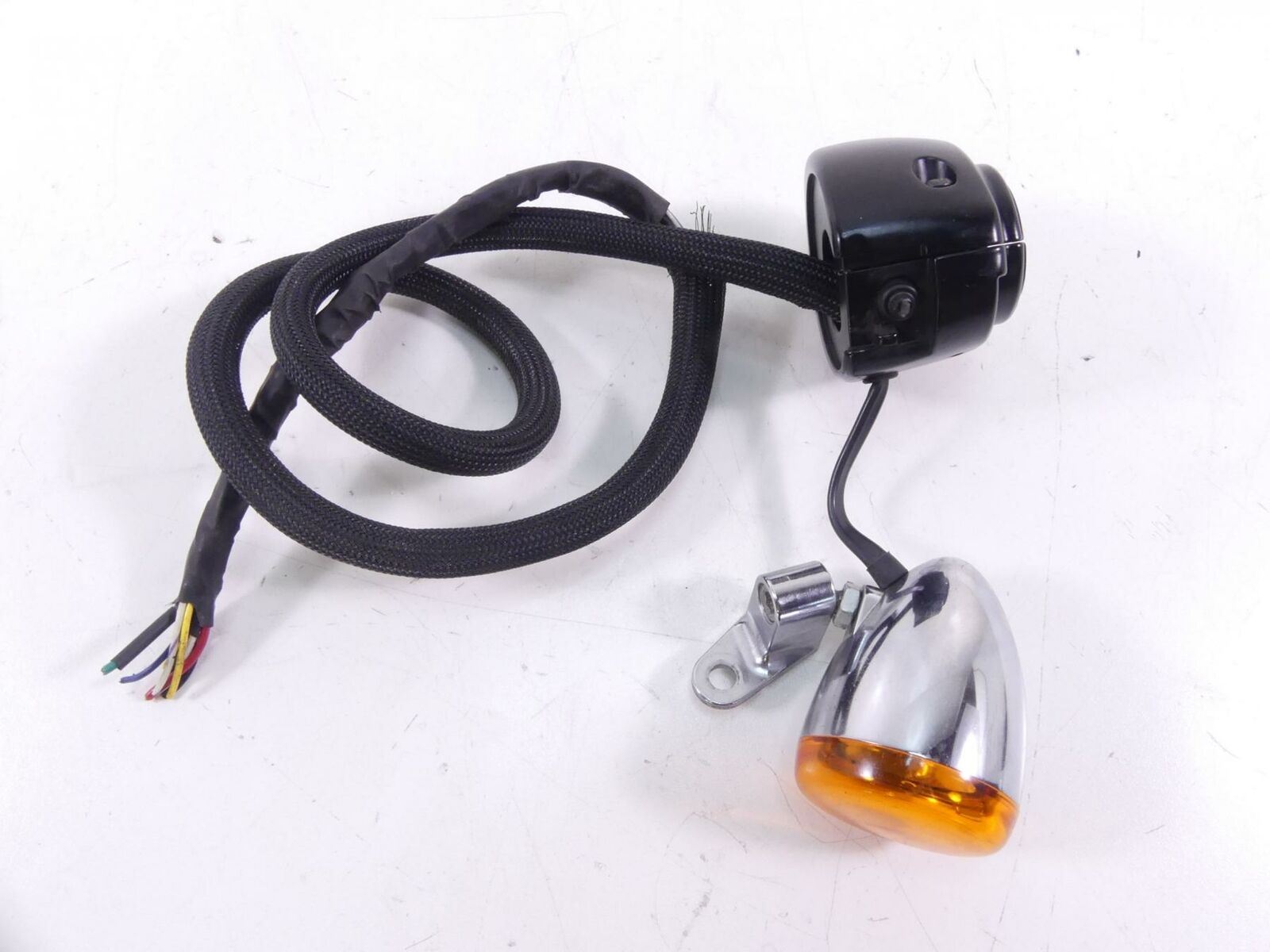 2009 Harley FXDF Dyna Fat Bob Left Control Switch & Blinker 71682-06A {{ shop.shopifyCountryName }} - Mototech271