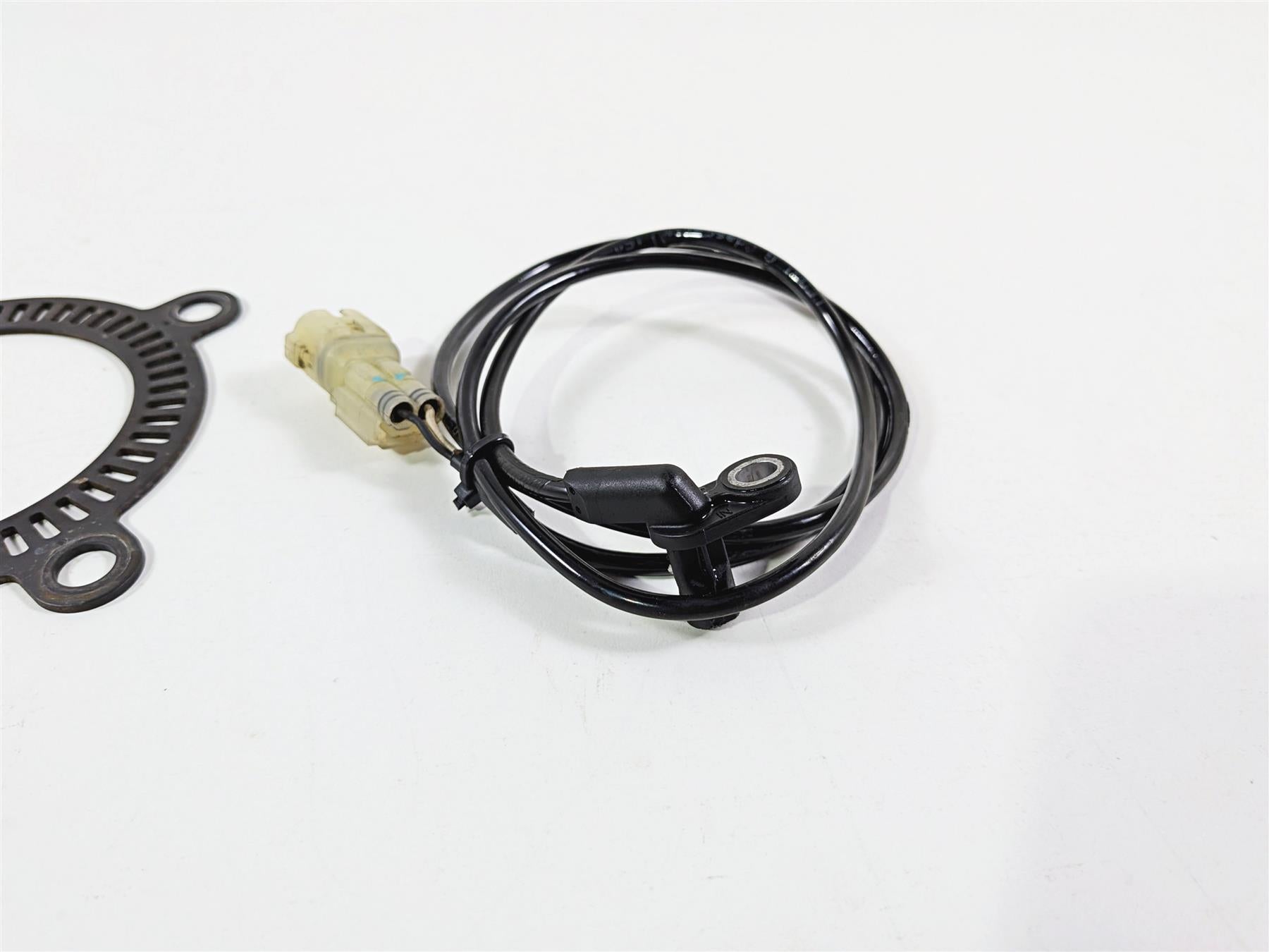 2022 Triumph Tiger 900 GT Pro Rear Abs Brake Wheel Speed Sensor T2029935 {{ shop.shopifyCountryName }} - Mototech271