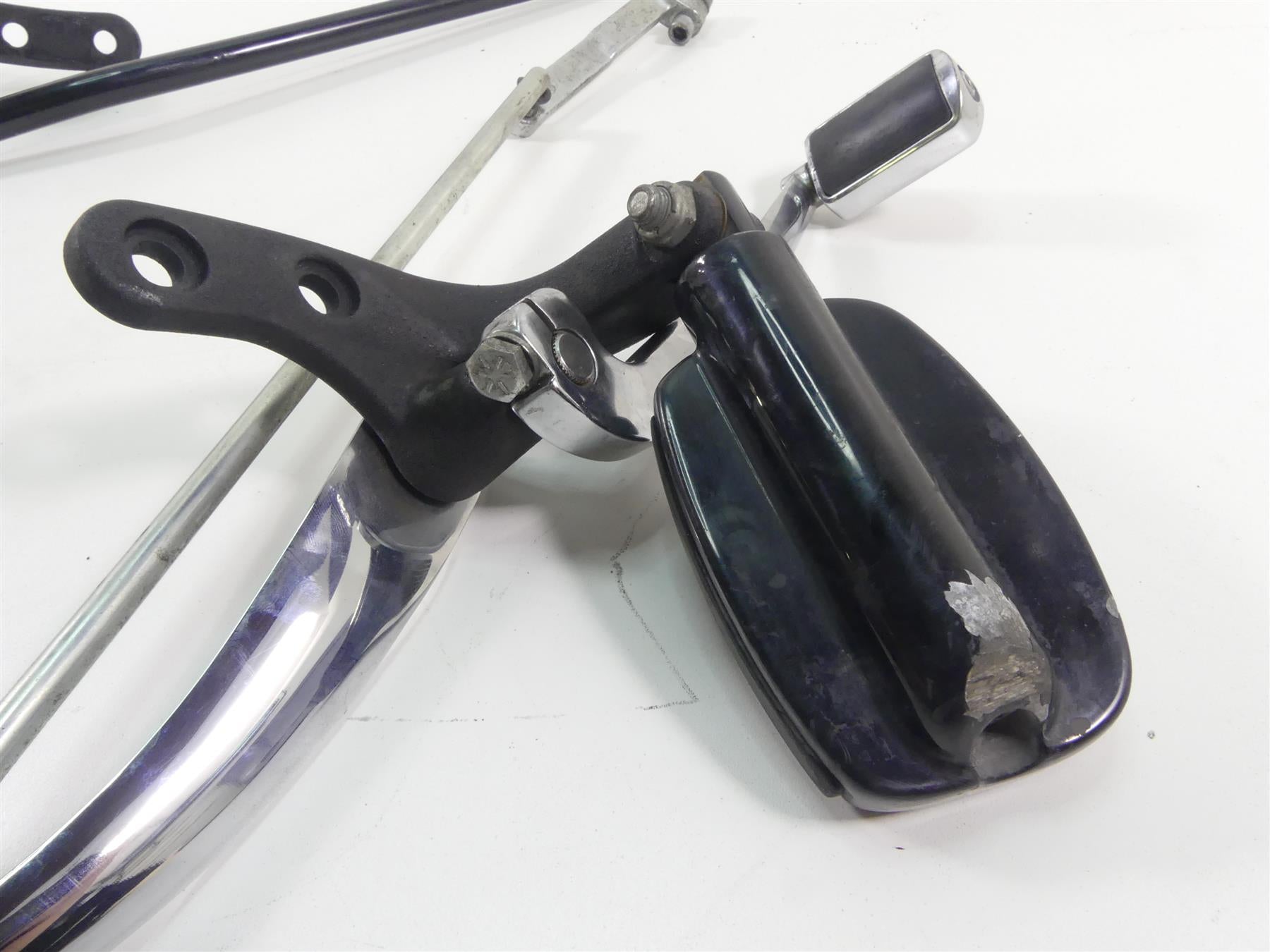 2013 Harley FXDWG Dyna Wide Glide Front Rider Forward Foot Controls 33693-03 {{ shop.shopifyCountryName }} - Mototech271