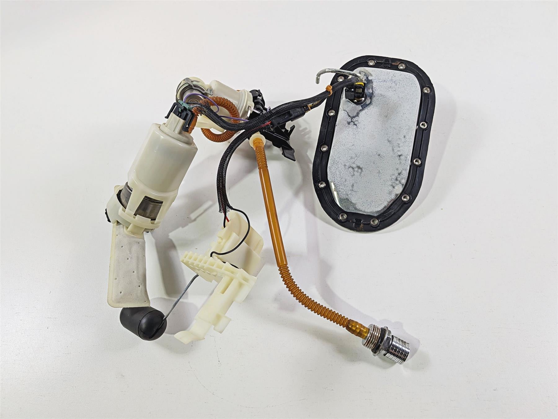 2014 Harley FXDL Dyna Low Rider Fuel Gas Petrol Pump & Sending Unit 75246-04A {{ shop.shopifyCountryName }} - Mototech271