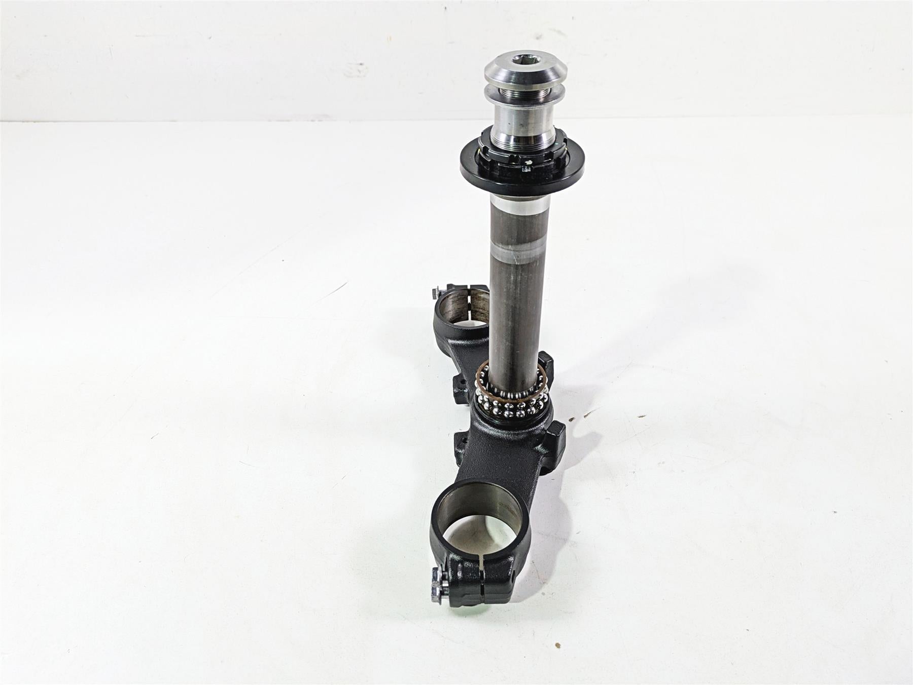 2021 Kawasaki Z900 ZR900 Lower Triple Tree Steering Clamp 44037-0167-18R {{ shop.shopifyCountryName }} - Mototech271