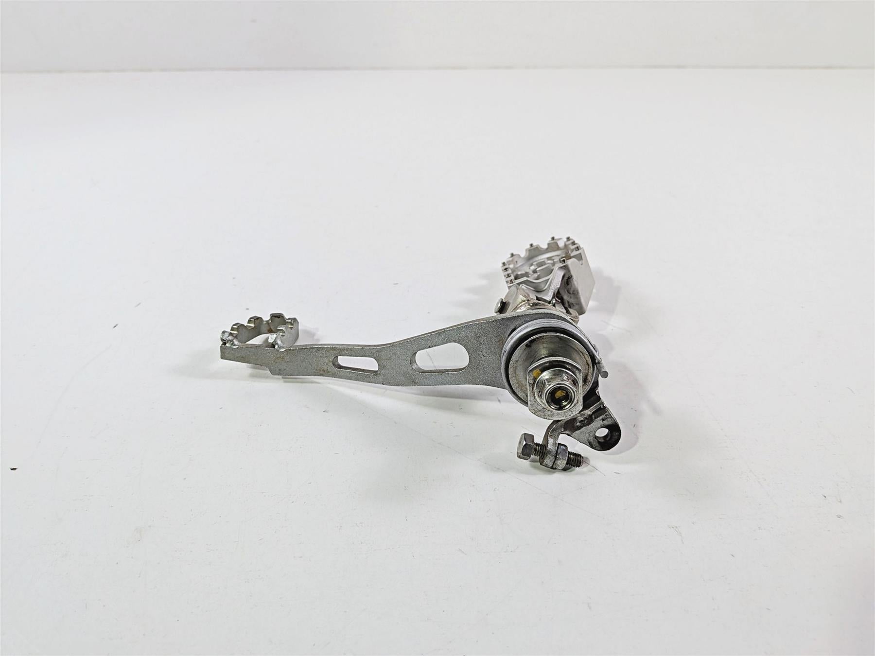 2015 Ducati Scrambler Urban Enduro Right Footpeg + Mount Brake Pedal 45720951AA-Mototech271