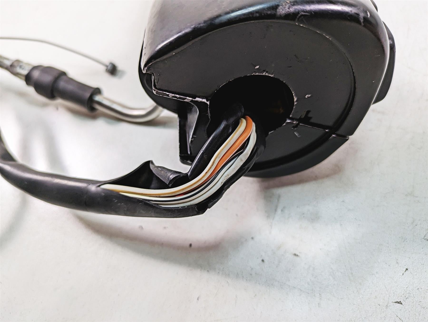2006 Harley FLSTI Softail Heritage Right Hand Throttle Control Switch 71684-06A {{ shop.shopifyCountryName }} - Mototech271
