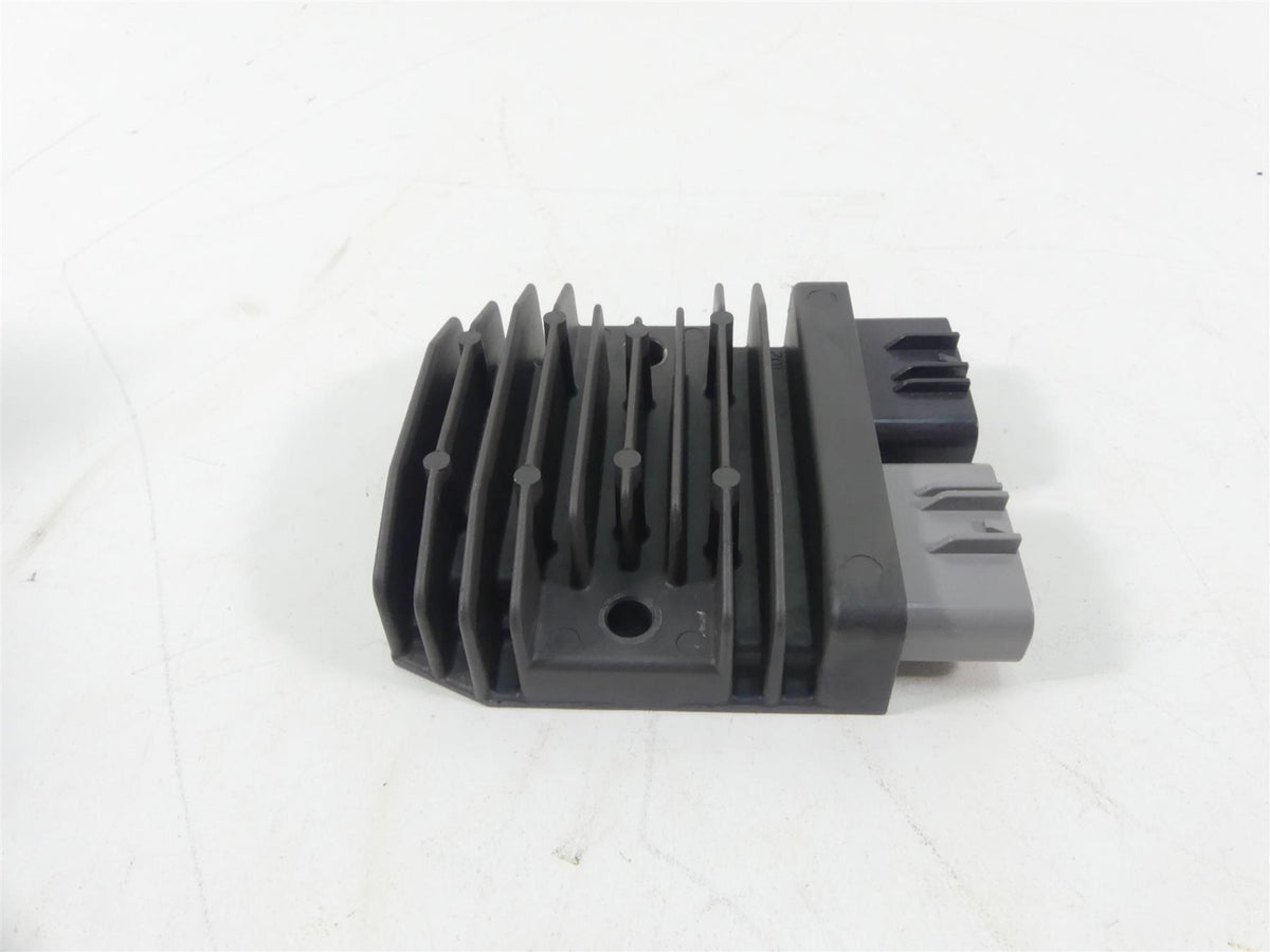 2018 Ducati Panigale 1100 V4 S Rectifier Voltage Regulator 54040301B FH020AA {{ shop.shopifyCountryName }} - Mototech271