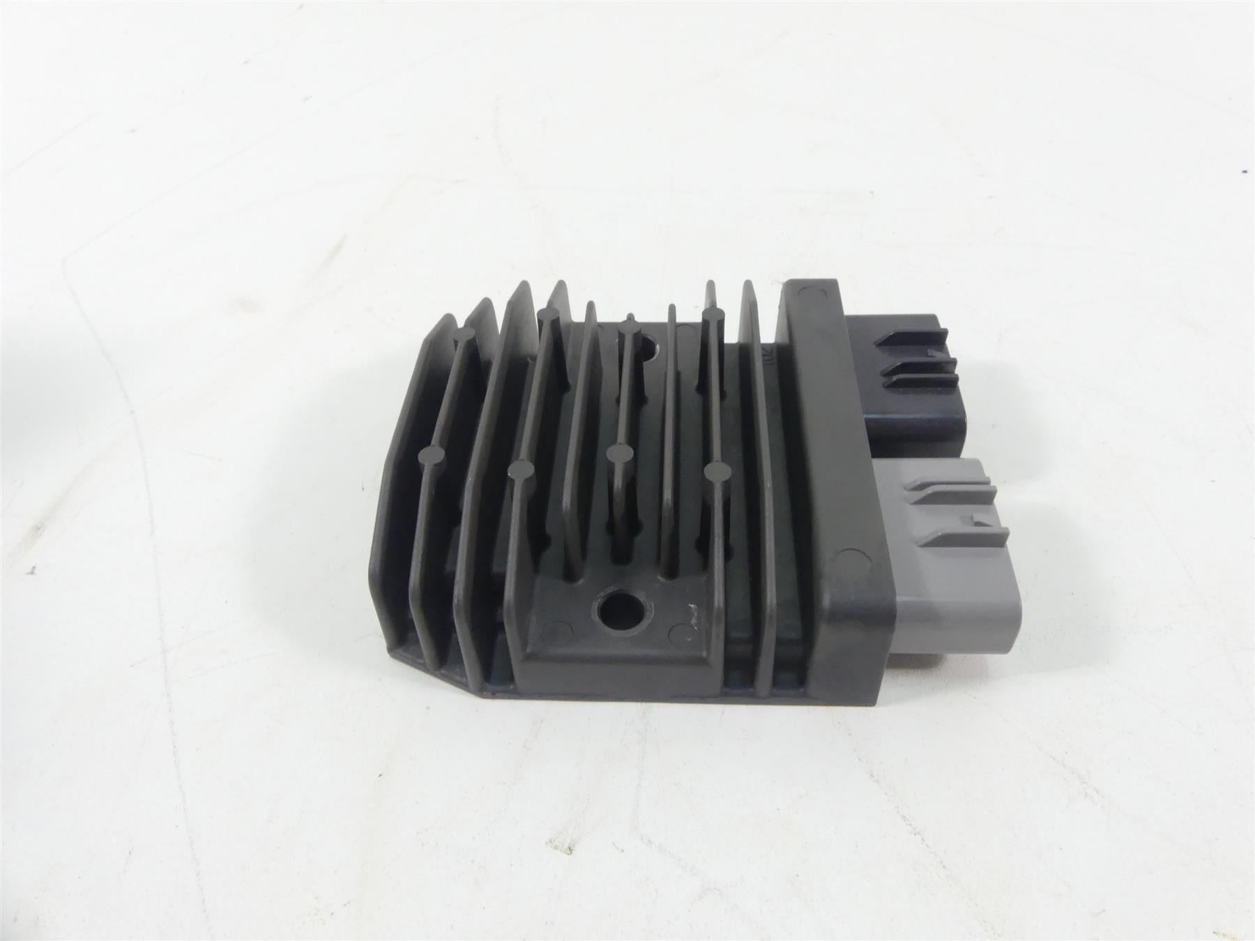 2018 Ducati Panigale 1100 V4 S Rectifier Voltage Regulator 54040301B FH020AA {{ shop.shopifyCountryName }} - Mototech271