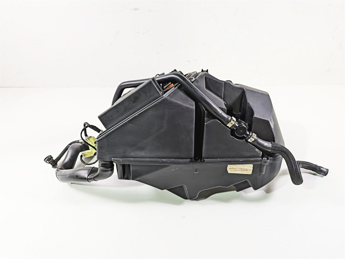 2019 Ducati Supersport 939 S Throttle Body & Airbox Set 28240932A 44212781B {{ shop.shopifyCountryName }} - Mototech271