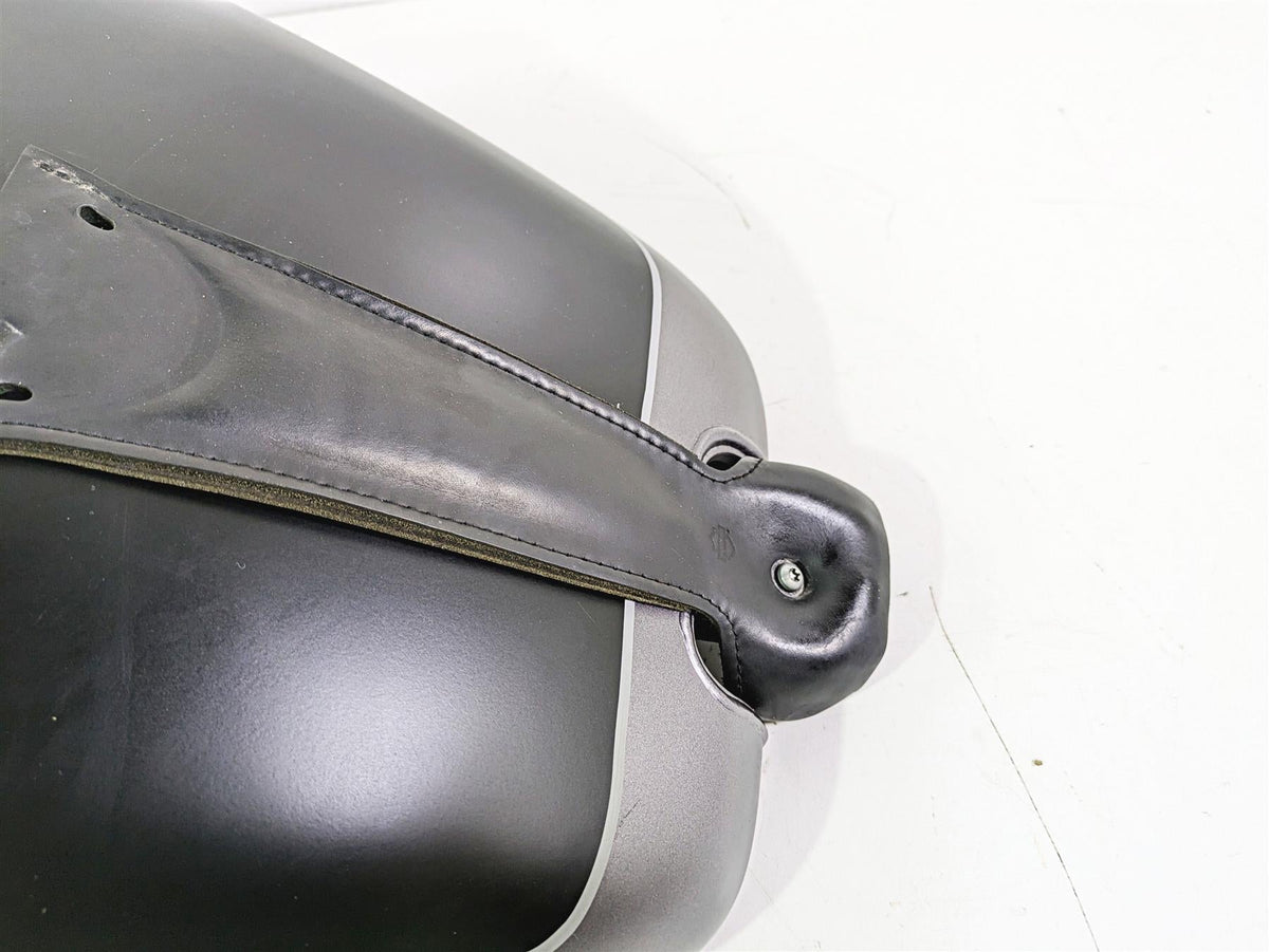 2017 Harley FLS Softail Slim Two Tone Fuel Tank - Dented - Read 61625-11 {{ shop.shopifyCountryName }} - Mototech271