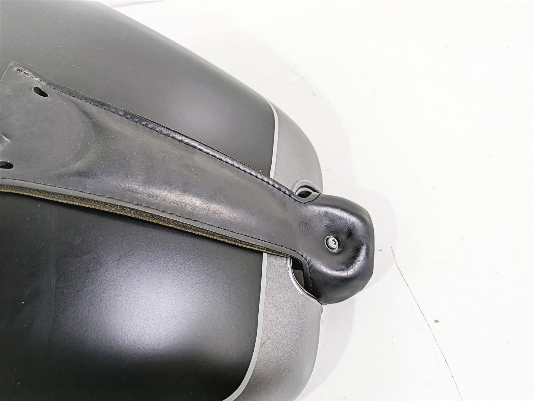 2017 Harley FLS Softail Slim Two Tone Fuel Tank - Dented - Read 61625-11 {{ shop.shopifyCountryName }} - Mototech271