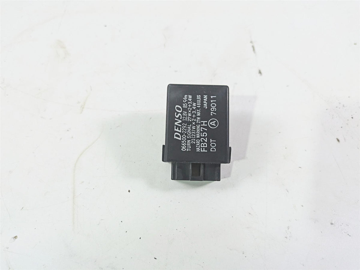 2006 Yamaha XVS650 V-Star Classic Turn Signal Flasher Relay 2UJ-83350-01-00 {{ shop.shopifyCountryName }} - Mototech271