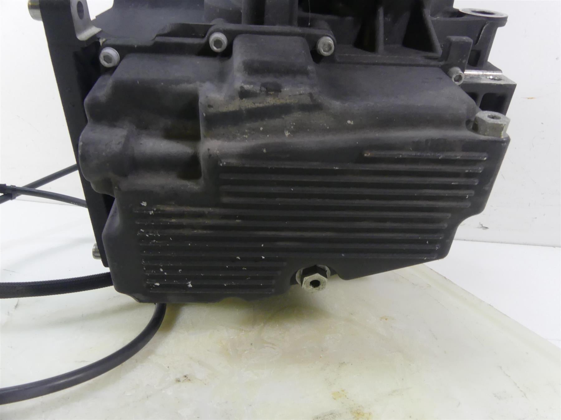 2014 Harley Dyna FXDF Fat Bob Transmission Gear Box 6 Speed 8K 33083-10A {{ shop.shopifyCountryName }} - Mototech271