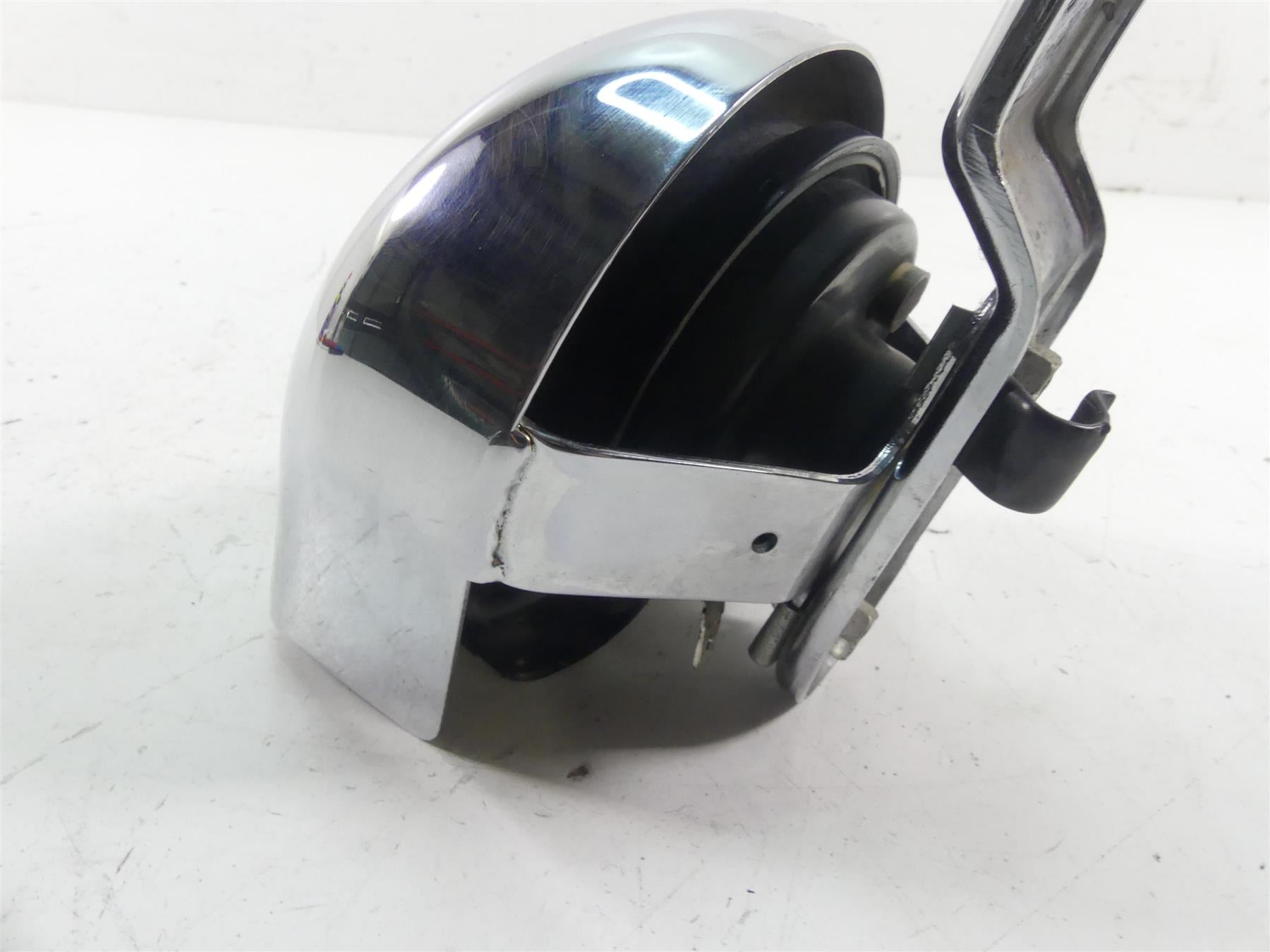 2005 Harley Touring CVO FLHTCSE Electra Glide Horn & Chrome Cover 69012-93A {{ shop.shopifyCountryName }} - Mototech271