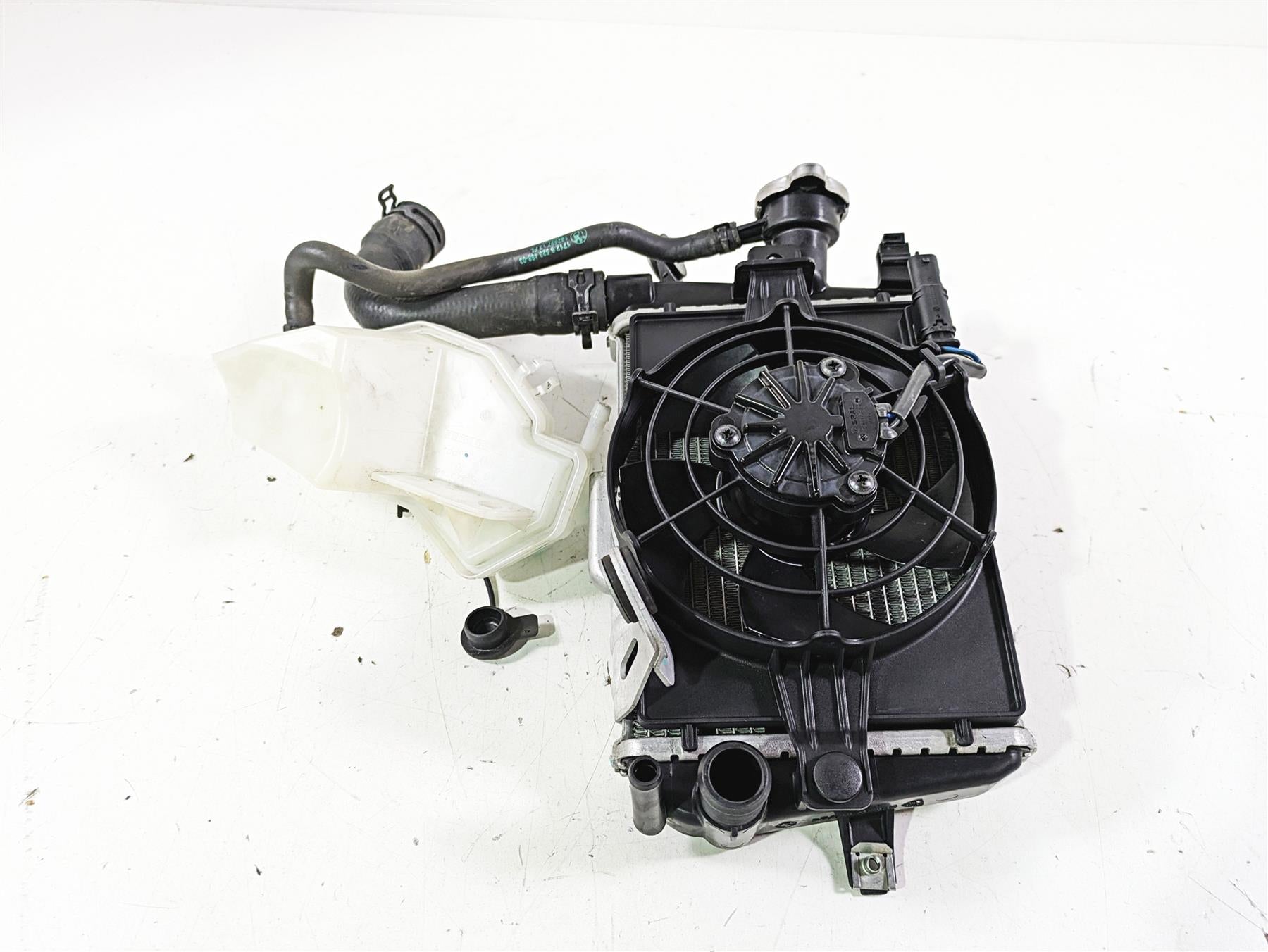 2014 BMW R1200 RT RTW K52 Right Radiator Fan Hoses Reservoir Set 17118546416 {{ shop.shopifyCountryName }} - Mototech271