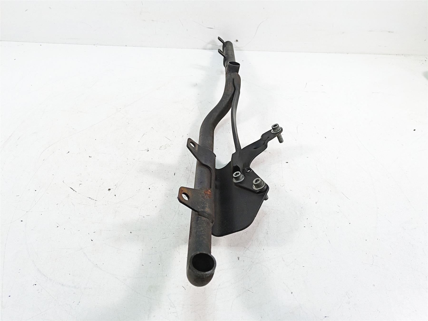 2007 Harley Sportster XL1200 C Muffler Interconnect Crossover Bracket 64855-04 {{ shop.shopifyCountryName }} - Mototech271