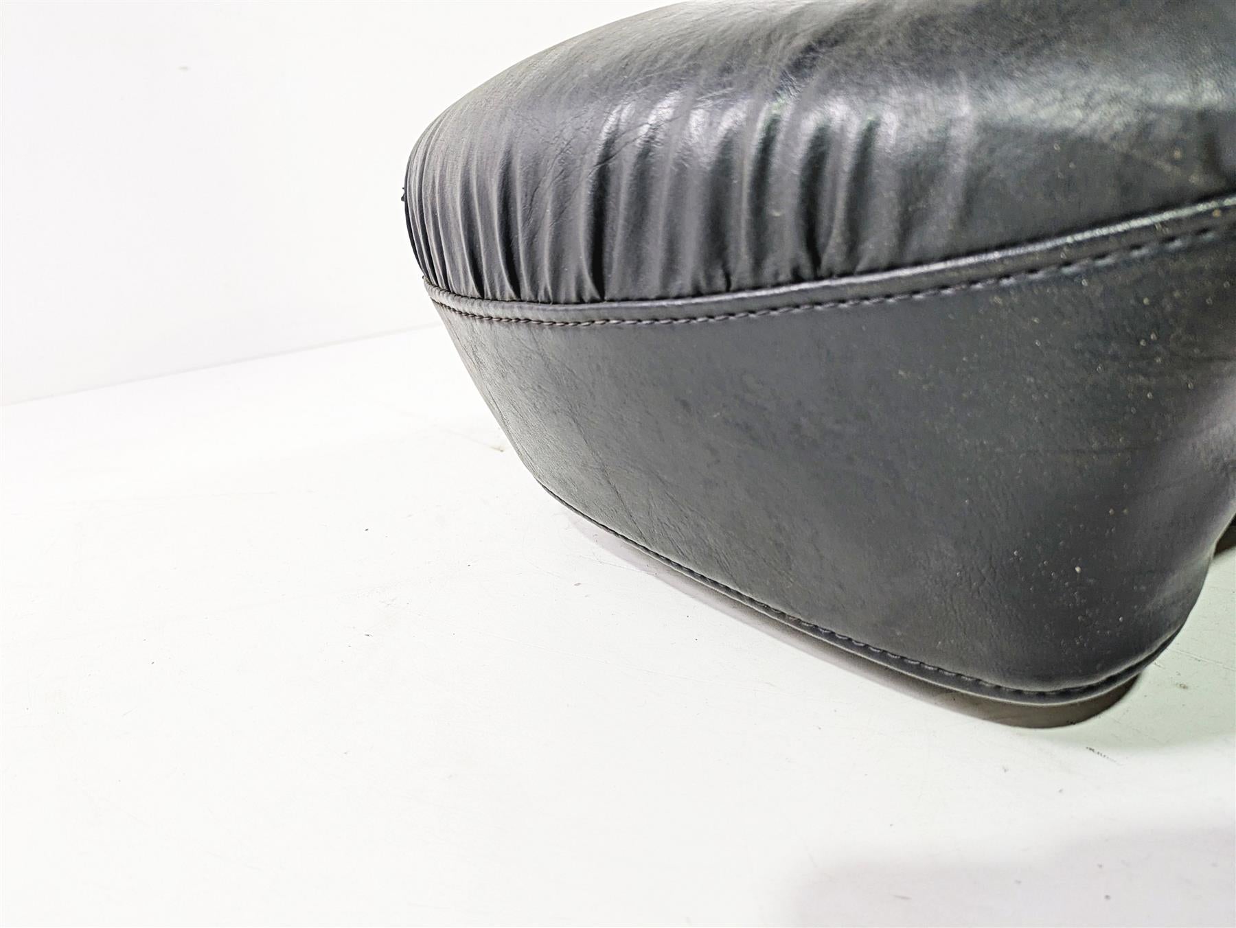 2008 Yamaha XVZ1300 Royal Star Rear Passenger Seat Saddle 4XY-24750-10-00 {{ shop.shopifyCountryName }} - Mototech271