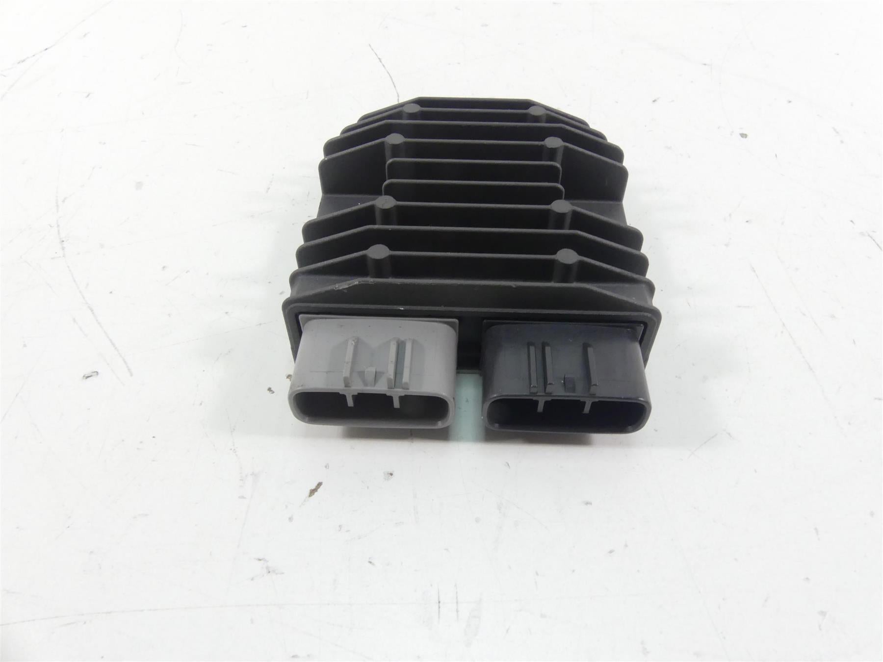 2006 Yamaha Roadliner XV1900 Rectifier Voltage Regulator FH012AA 1D7-81960-00-00 {{ shop.shopifyCountryName }} - Mototech271
