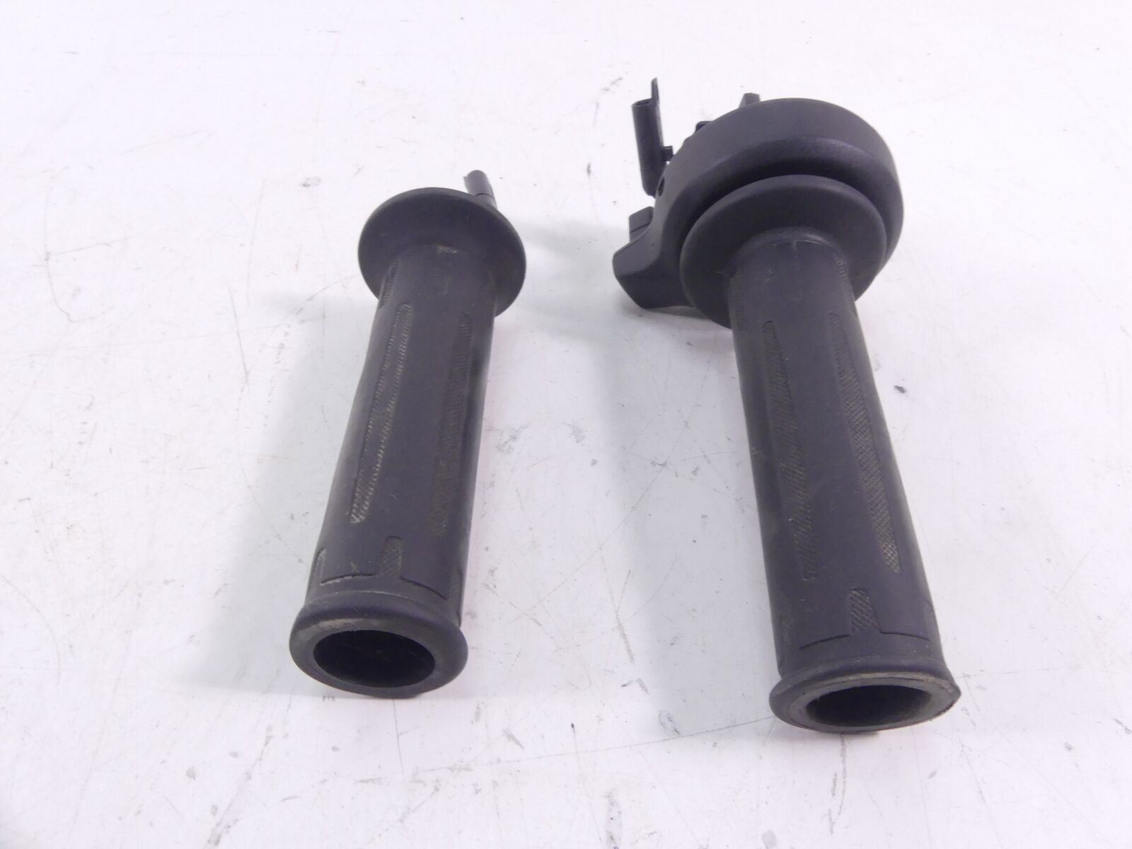 2018 BMW K1600 Bagger Heated Handle Bar E-Throttle Grip Grab Set 61318522472 {{ shop.shopifyCountryName }} - Mototech271