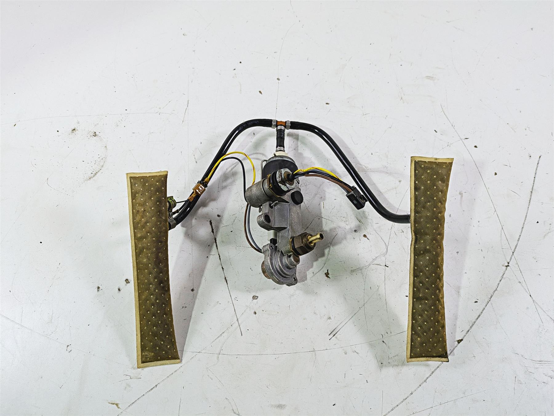 2004 Victory Kingpin Fuel Gas Petrol Pump - Tested 2520284 2520733 {{ shop.shopifyCountryName }} - Mototech271