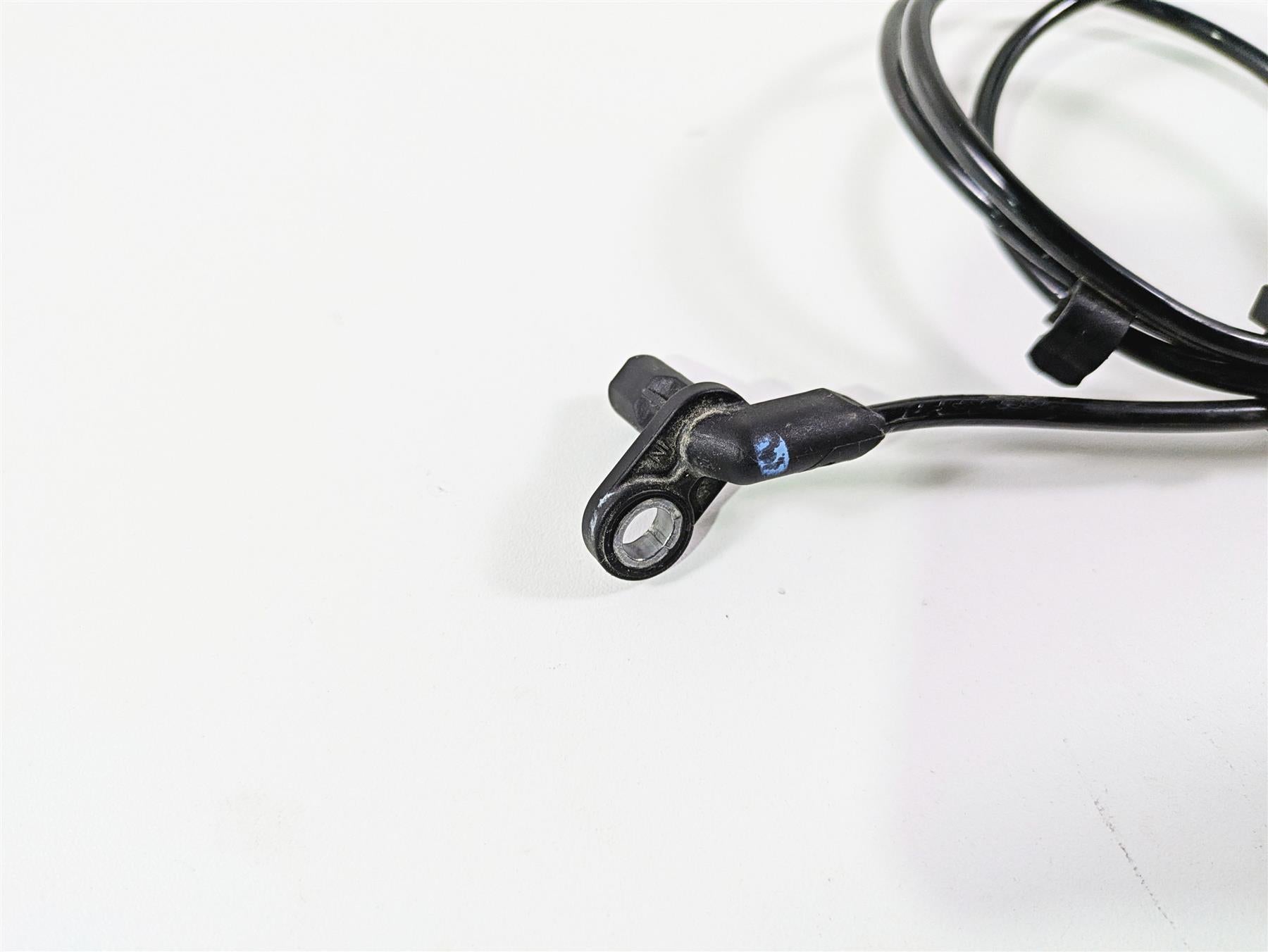 2024 Triumph Tiger 900 GT Front Abs Brake Wheel Speed Sensor T2029935 {{ shop.shopifyCountryName }} - Mototech271