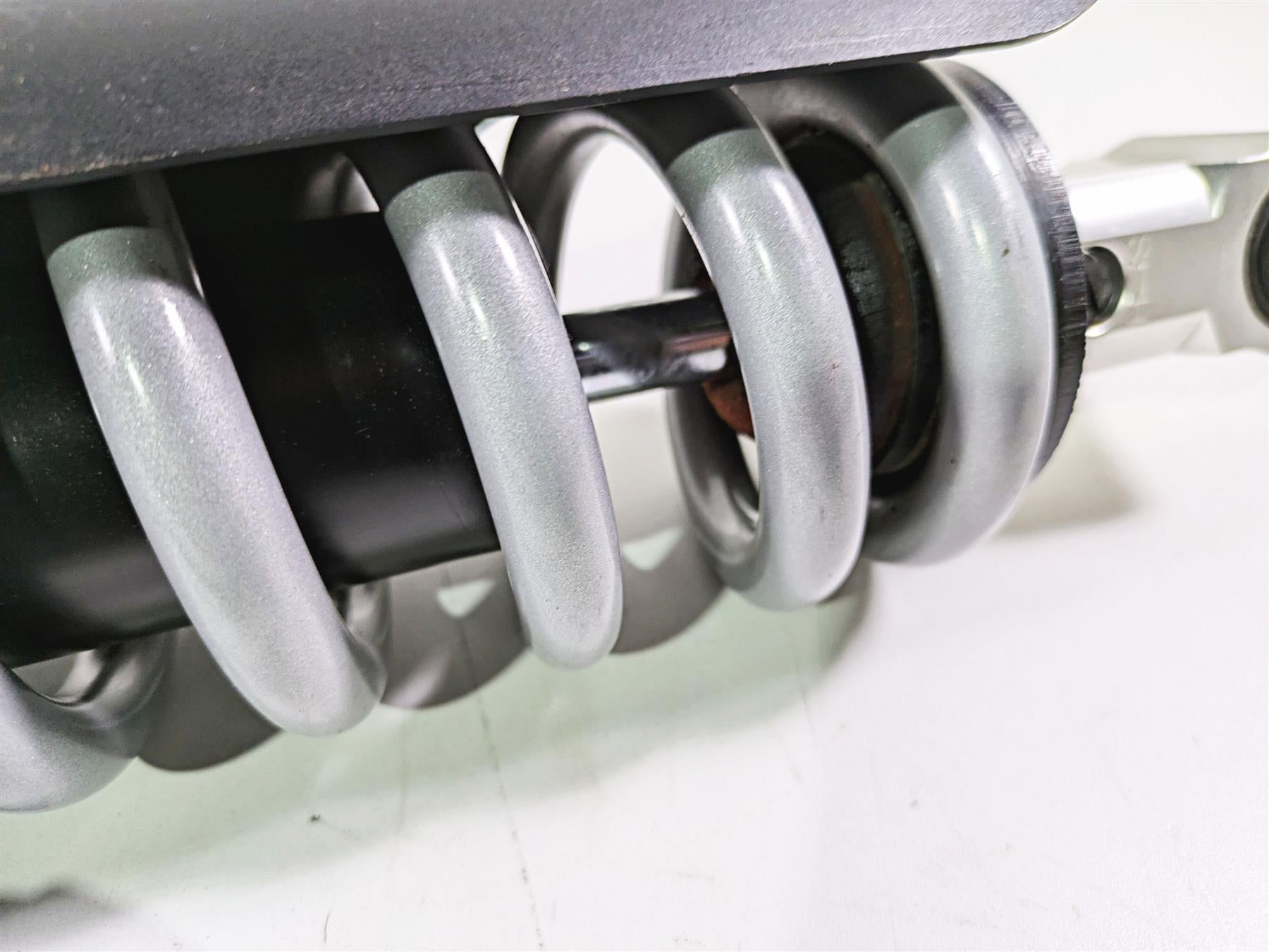 2012 BMW R1200R K27 Rear Suspension Shock Damper Standard 379mm 33537729434 {{ shop.shopifyCountryName }} - Mototech271