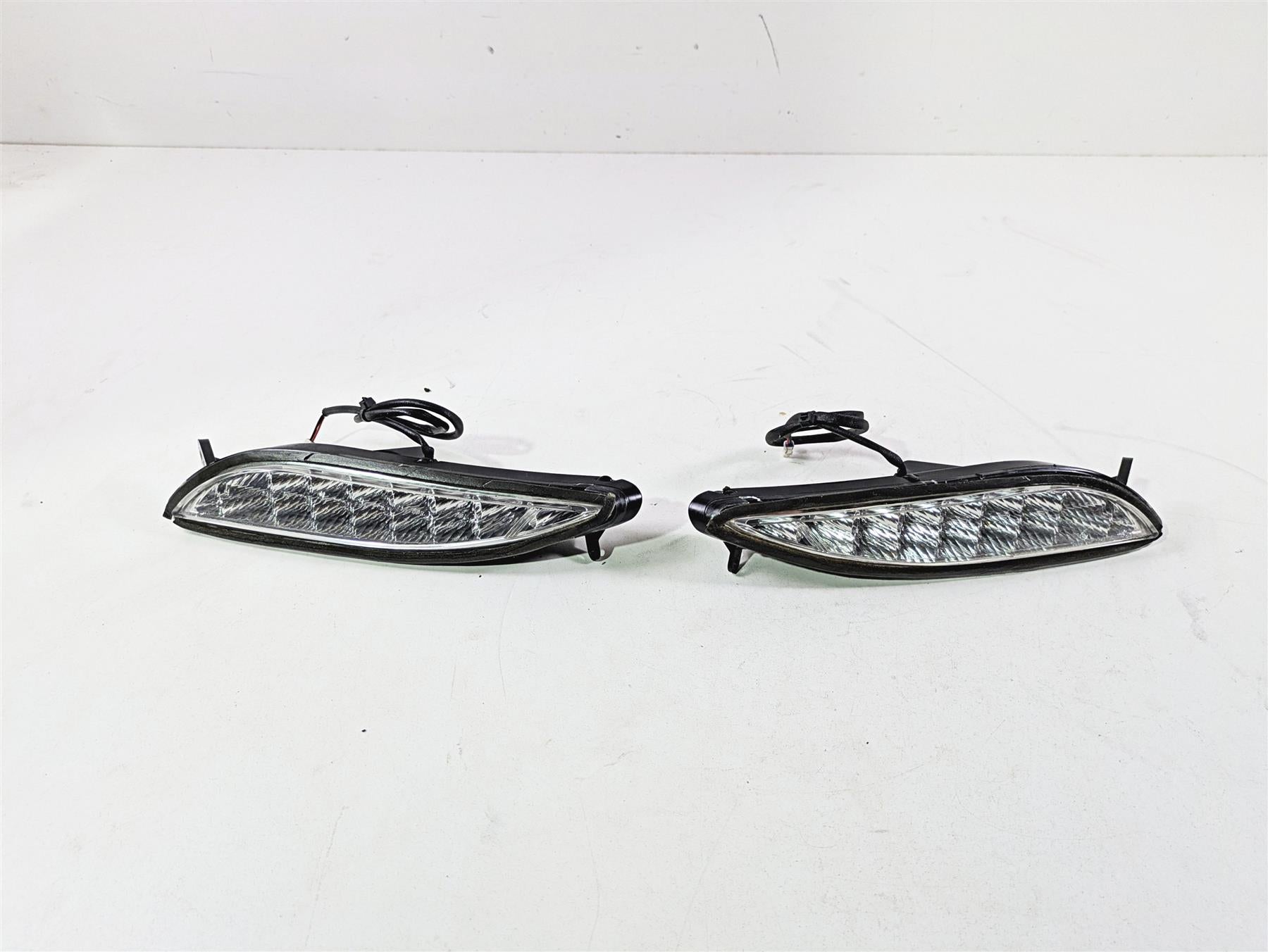 2017 Indian Chieftain Limited Front Blinker Turn Signal Set 2412456 2412455 {{ shop.shopifyCountryName }} - Mototech271