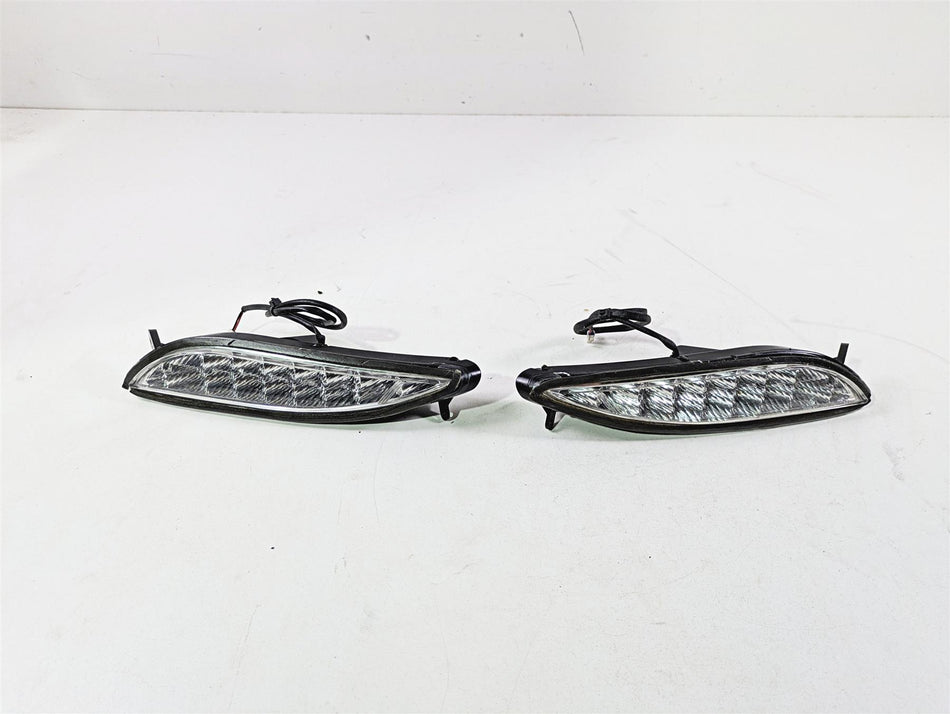 2017 Indian Chieftain Limited Front Blinker Turn Signal Set 2412456 2412455 {{ shop.shopifyCountryName }} - Mototech271