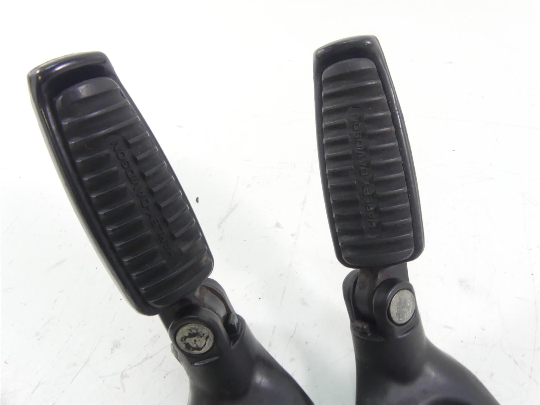 2006 Harley VRSCD Night V Rod Rear Passenger Footpeg Set -Read 51094-06 51095-06 {{ shop.shopifyCountryName }} - Mototech271