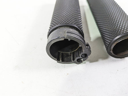 2017 Harley Dyna FXDB Street Bob Arlen Ness Knurled Hand Grip Set 07-325 {{ shop.shopifyCountryName }} - Mototech271