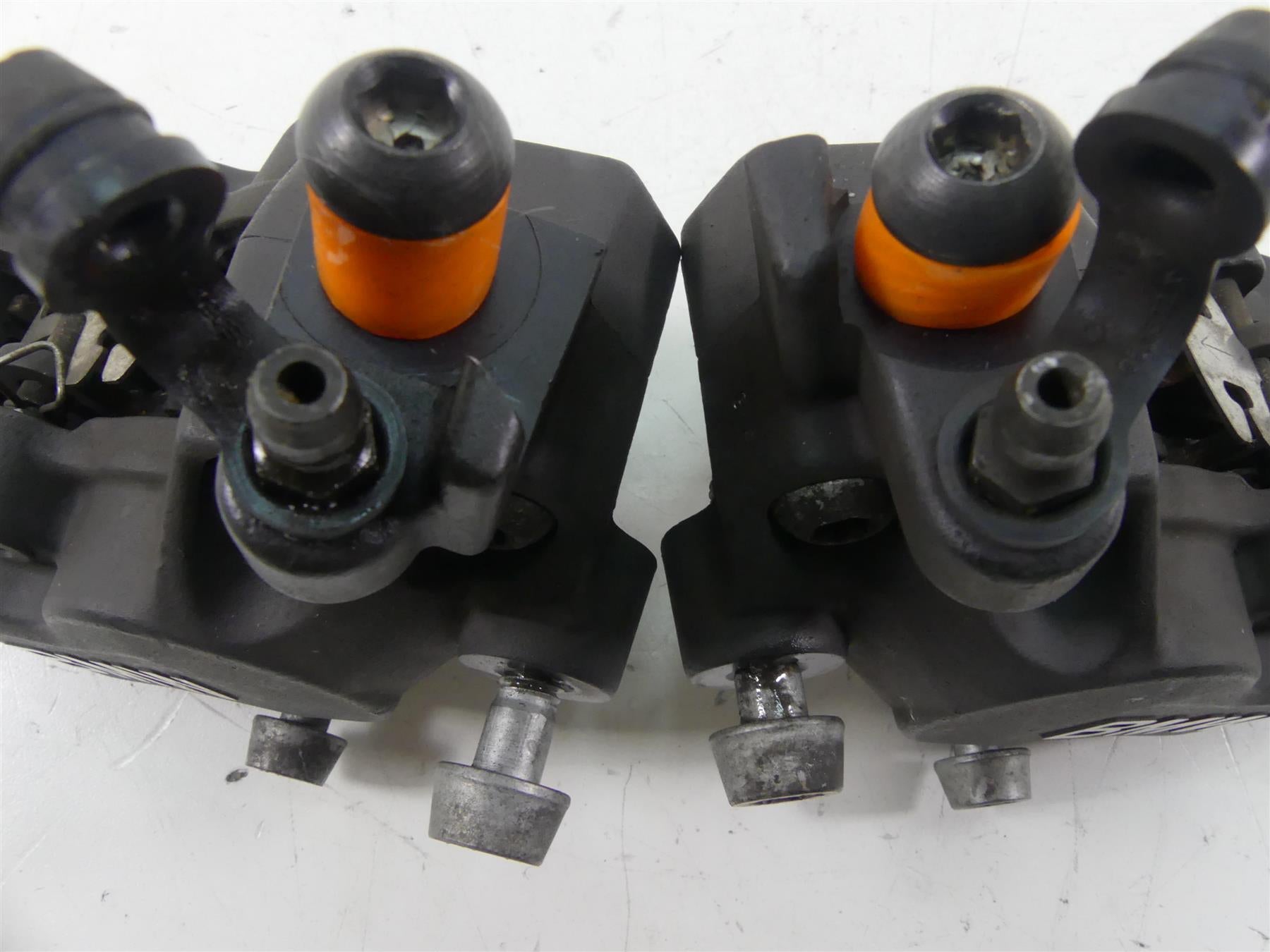 2003 BMW R1150 GS R21 Brembo Front Brake Caliper Set 34112333111 {{ shop.shopifyCountryName }} - Mototech271