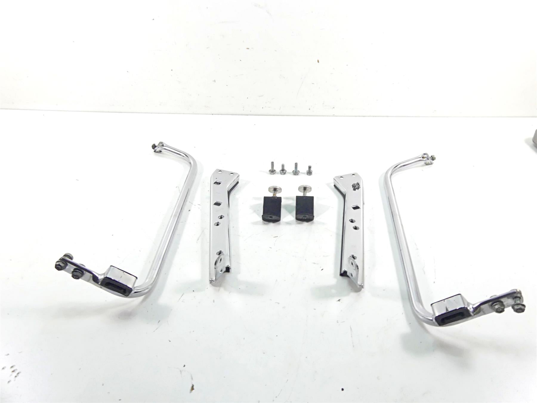 2008 Harley Touring FLHX Street Glide Saddlebag Mounts Rails Set 49207-04 {{ shop.shopifyCountryName }} - Mototech271