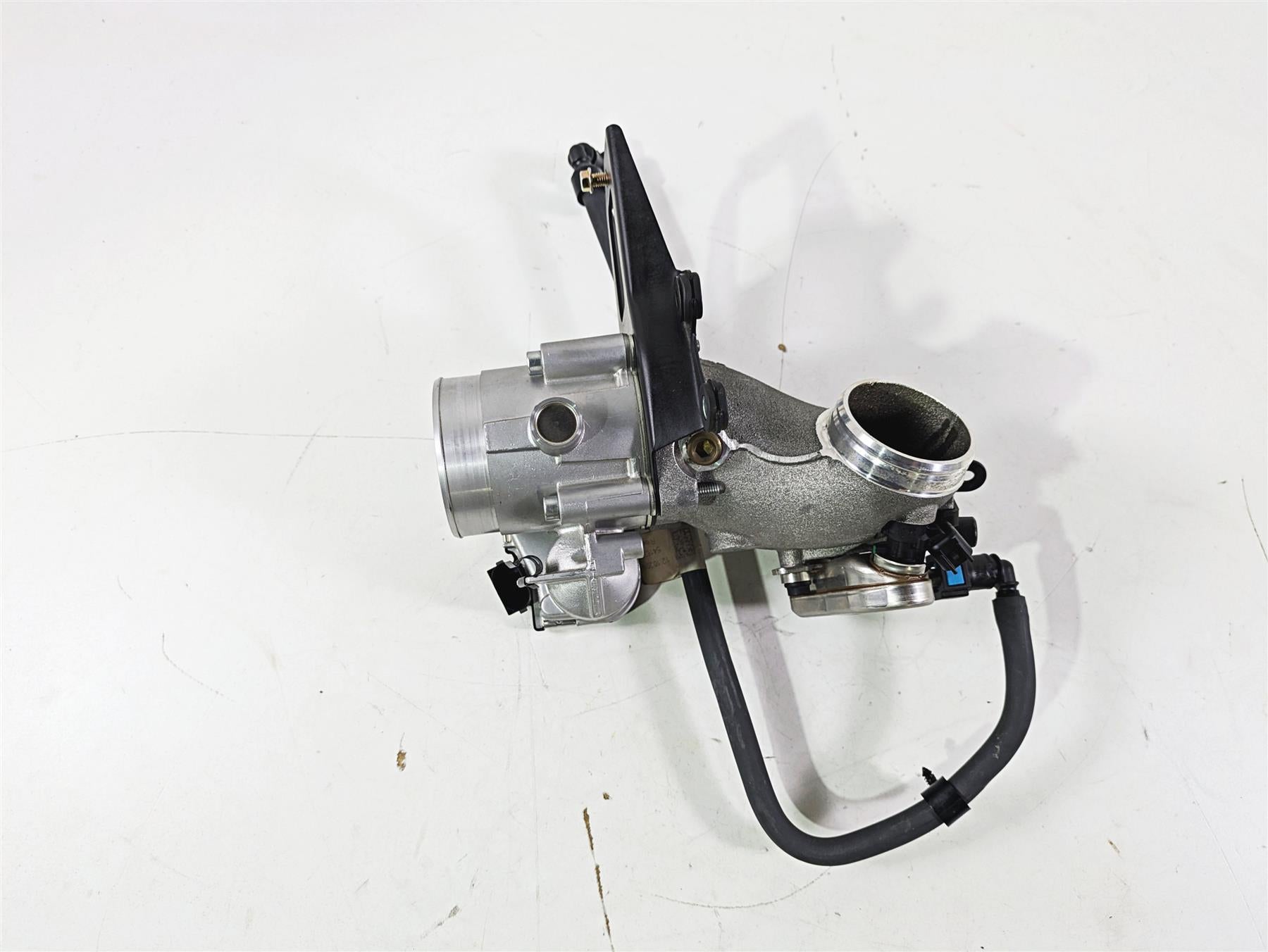2019 Indian Chieftain Limited Throttle Body & Intake Manifold 1204685 {{ shop.shopifyCountryName }} - Mototech271