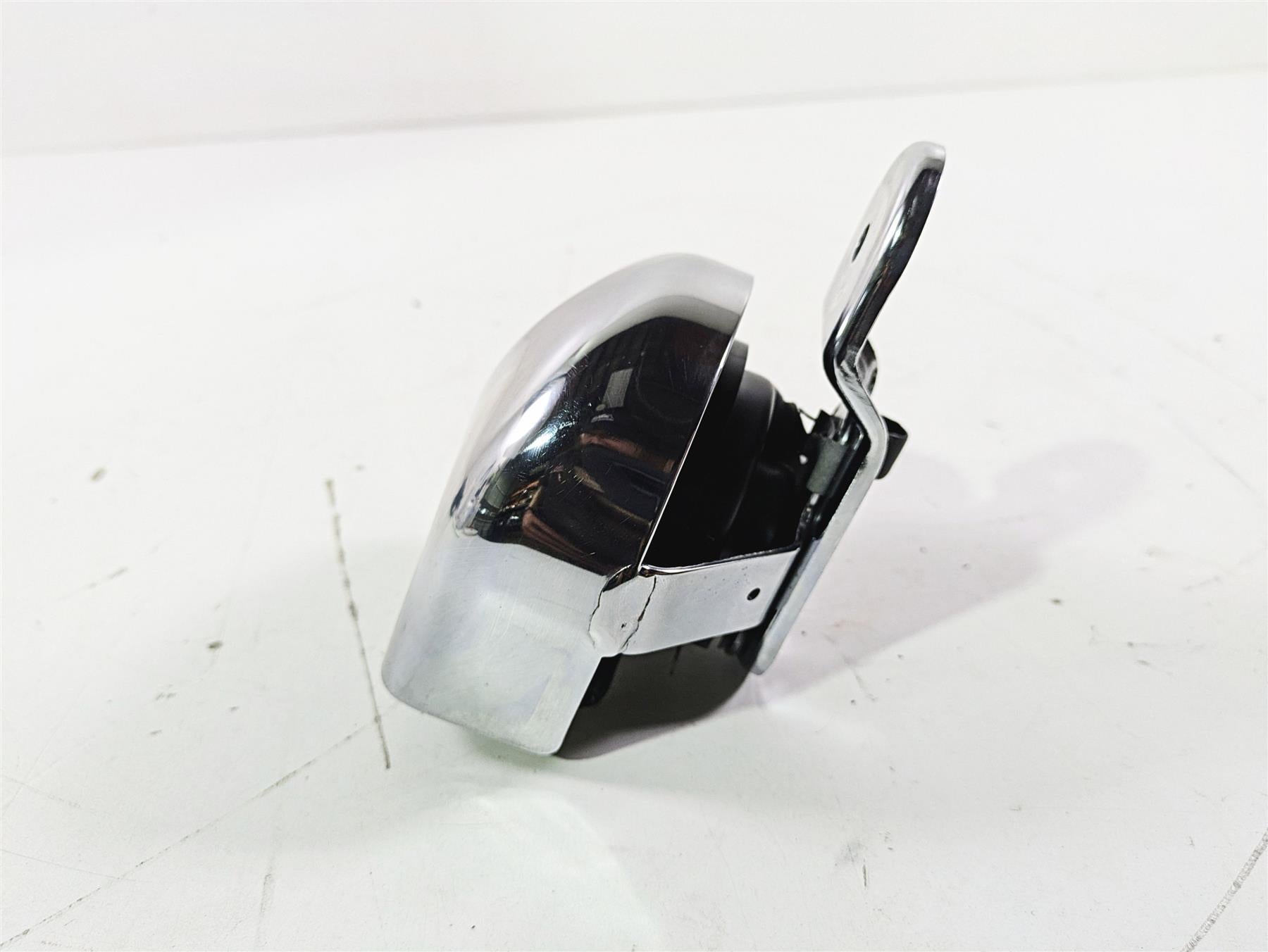 2008 Harley Touring FLHTP Electra Glide Horn + Chrome Cover 61300478A {{ shop.shopifyCountryName }} - Mototech271